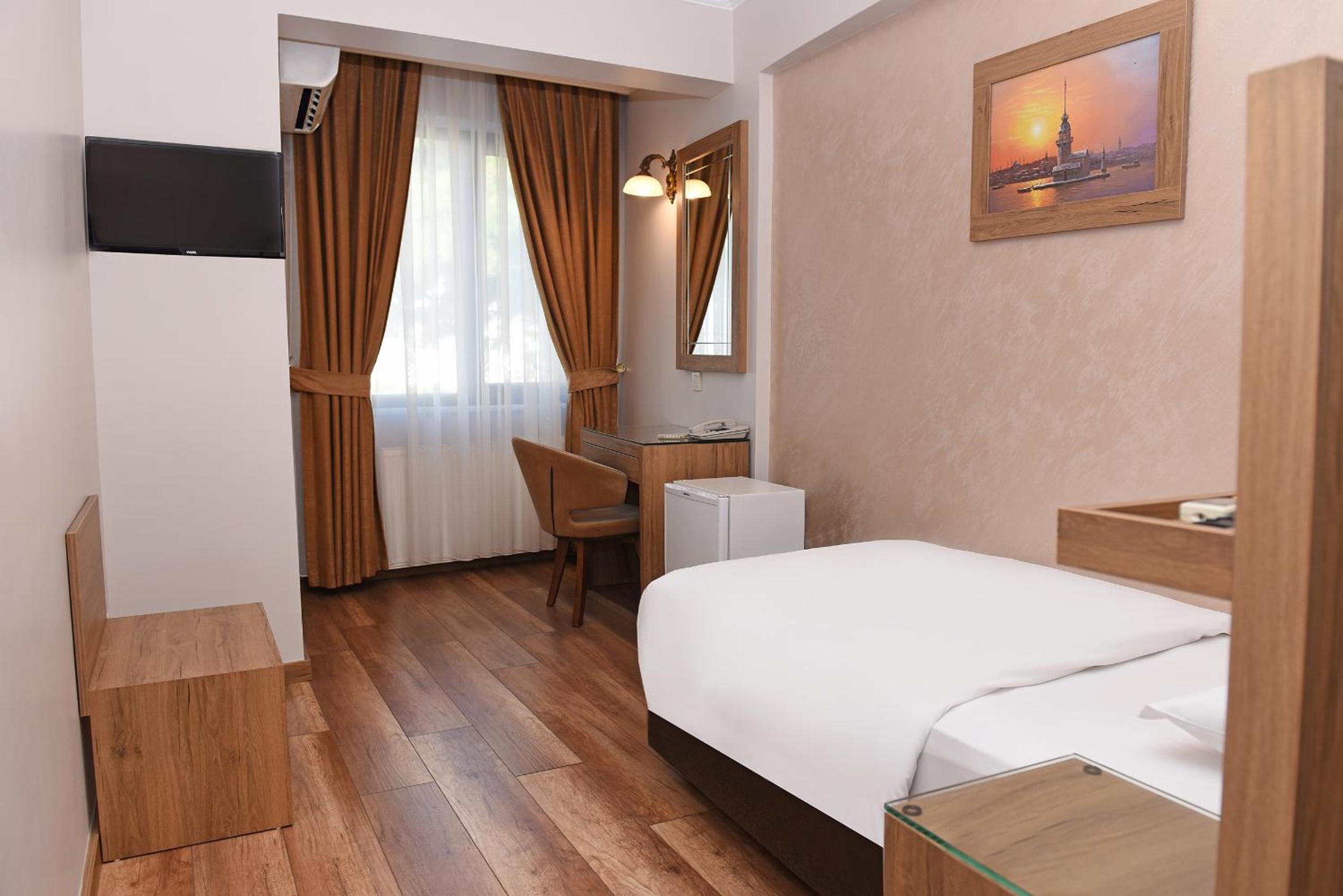 Single Room photo 2