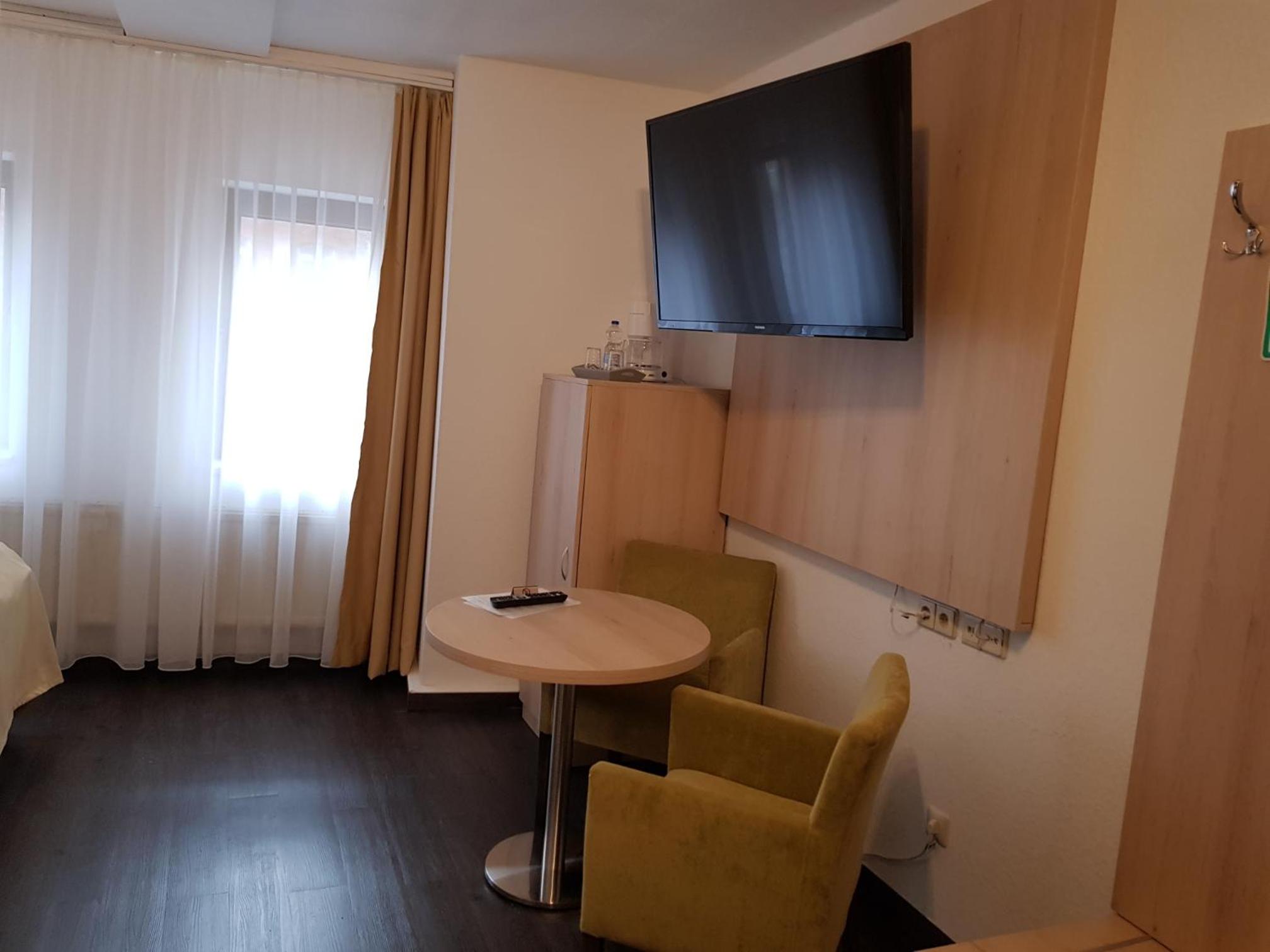 Double Room - Photo 6