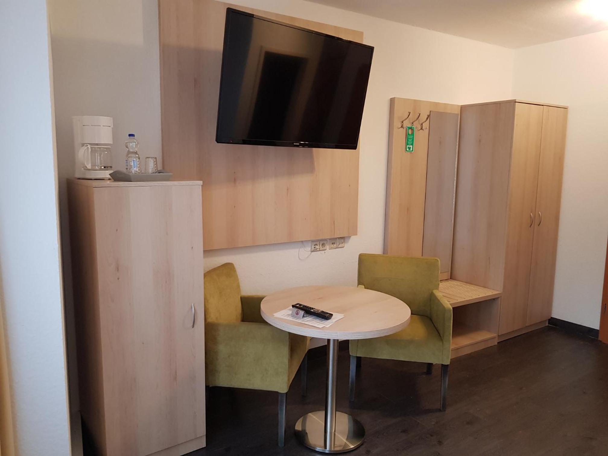 Double Room - Photo 16