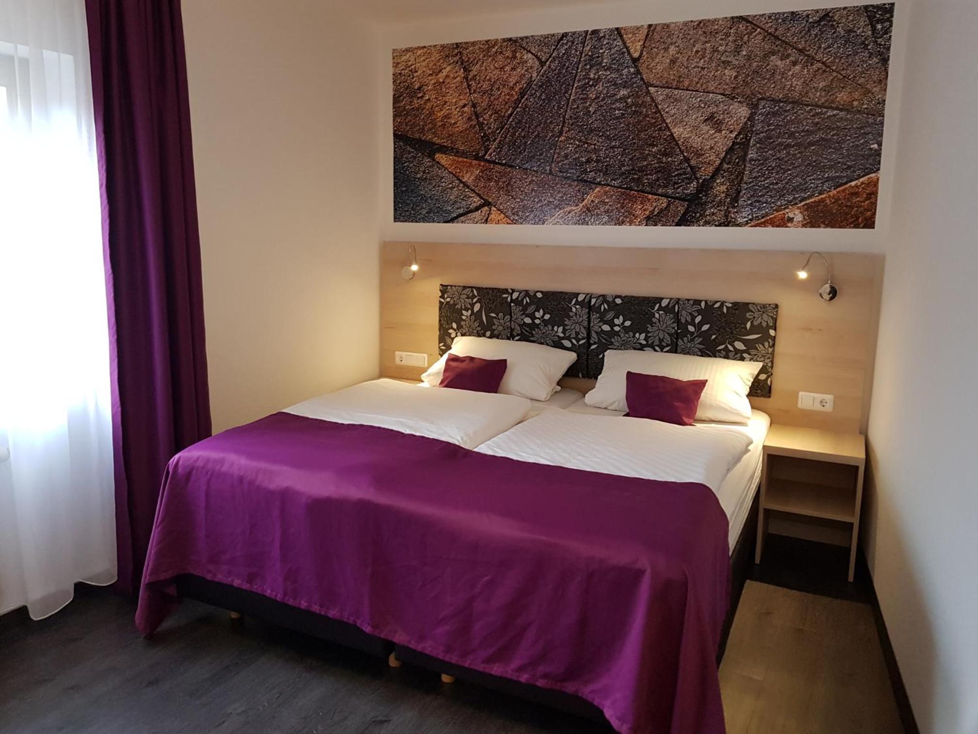 Double Room - Photo 7