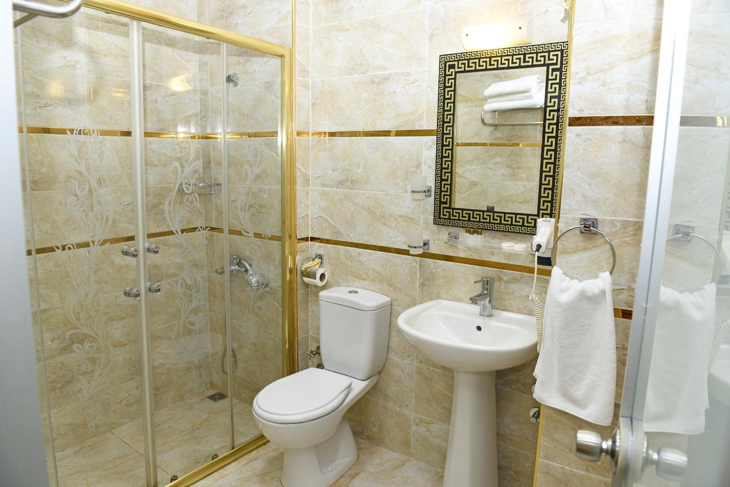 Deluxe Triple Room photo 2