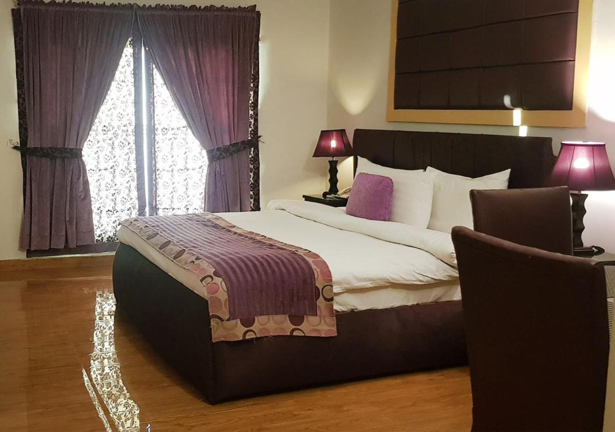 Executive Suite photo 1