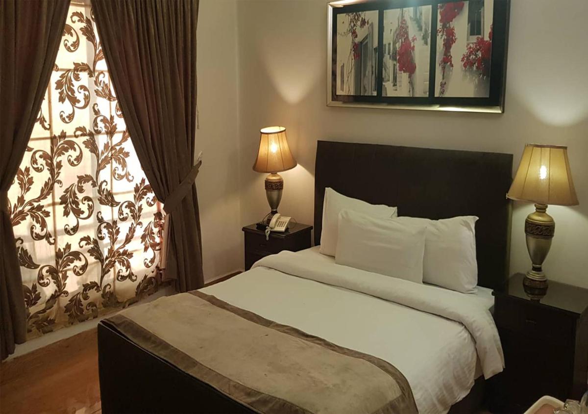 Executive Suite photo 3