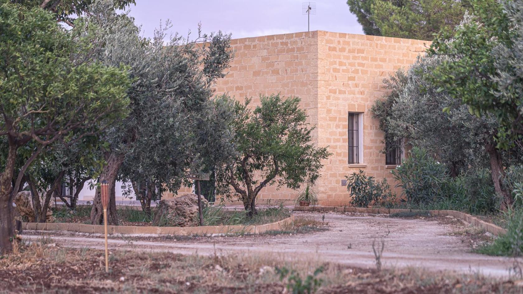 Villa photo 2