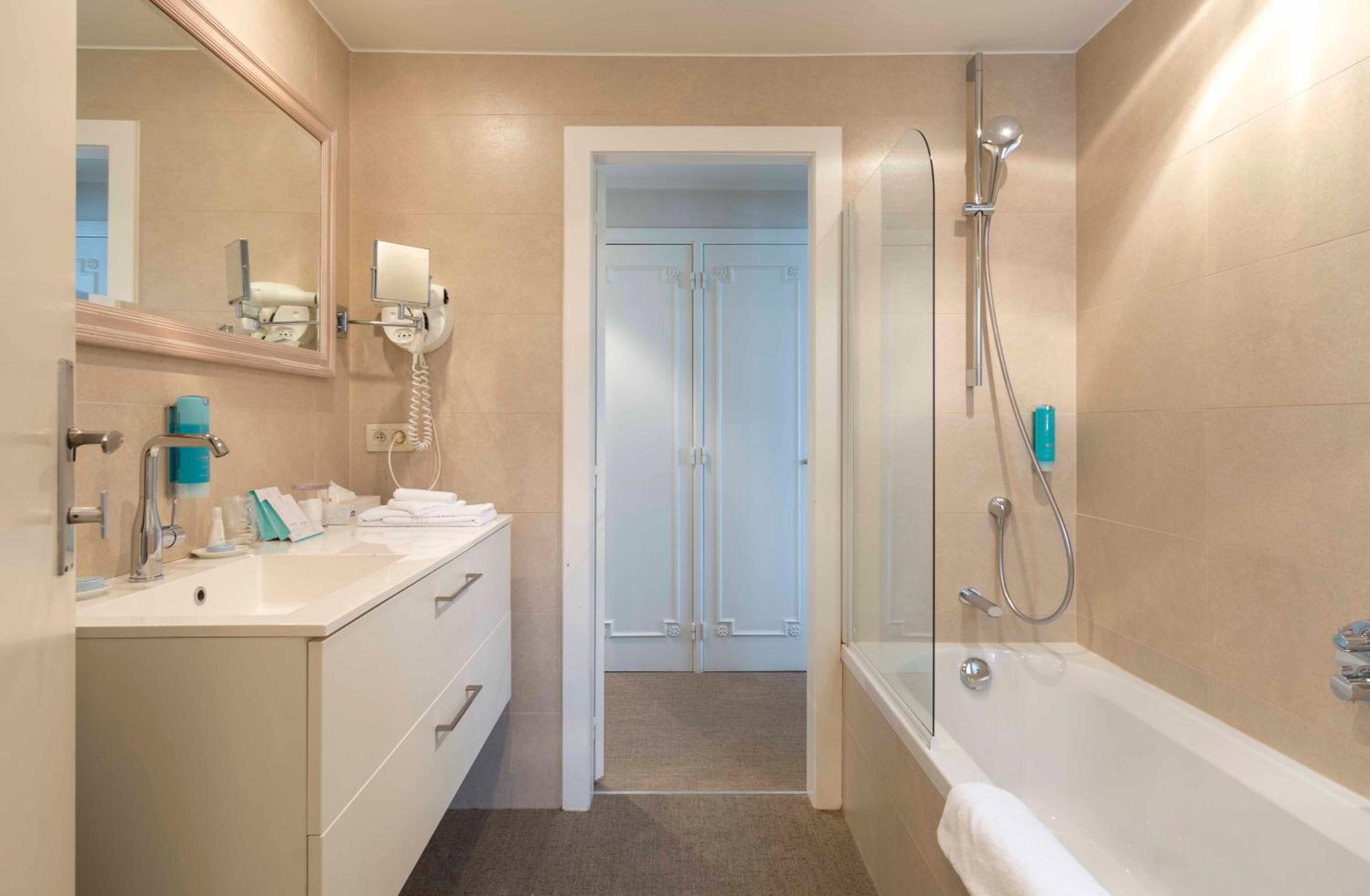 Superior Room with Balcony photo 2