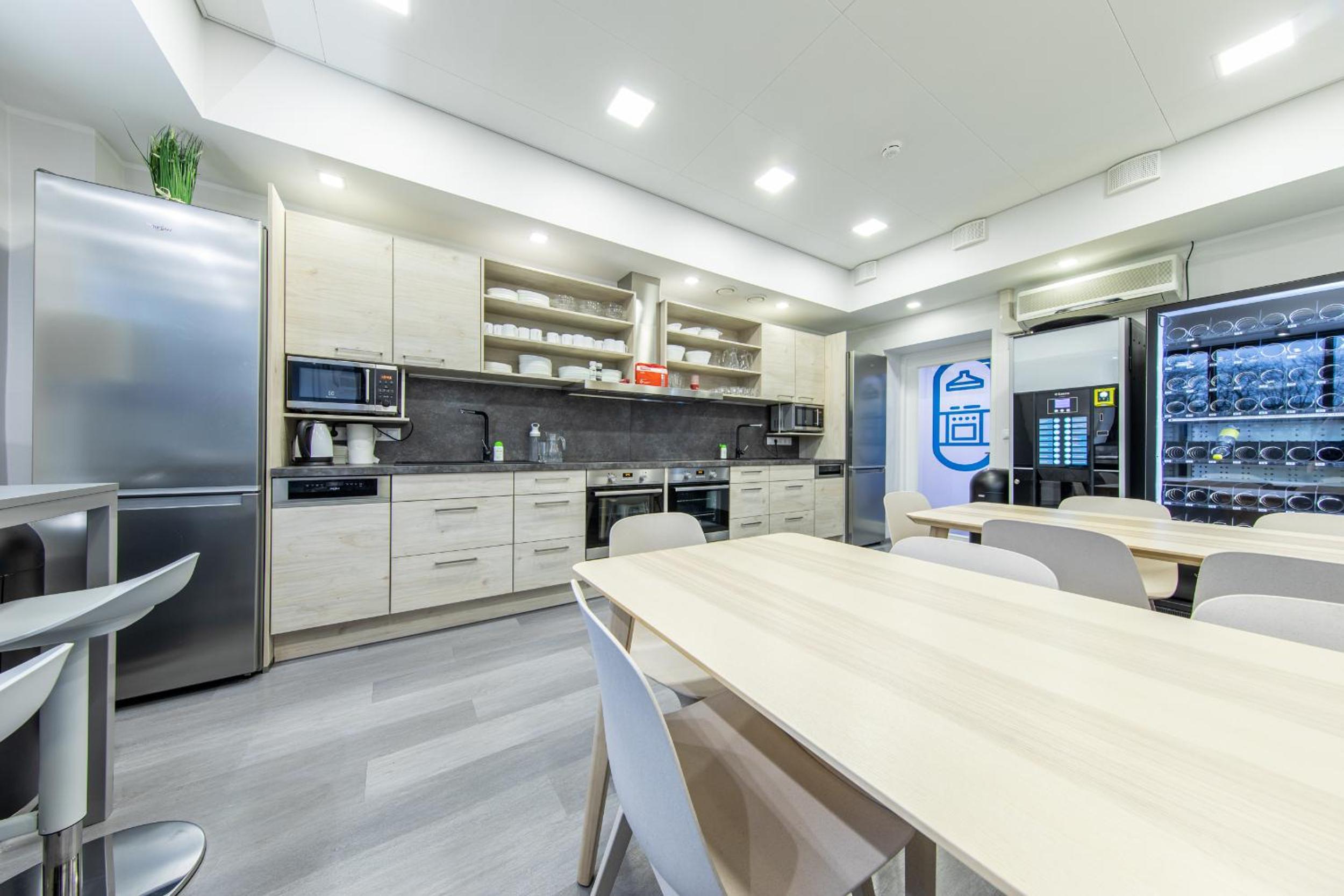 Standard Double or Twin Room - Photo 8
