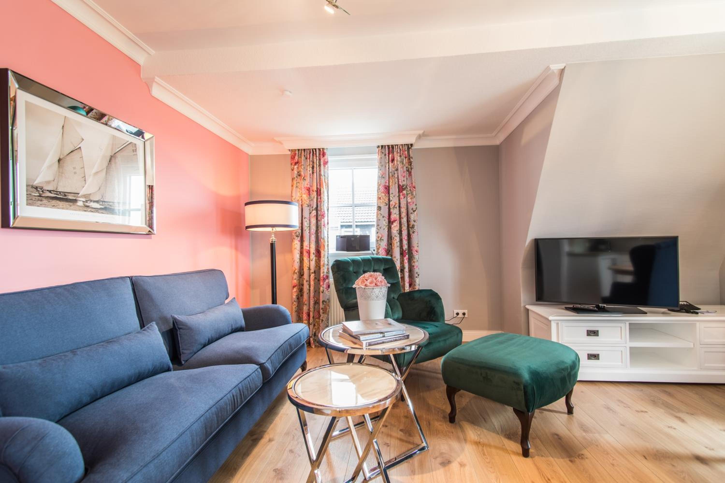 One-Bedroom Loft Apartment with Balcony