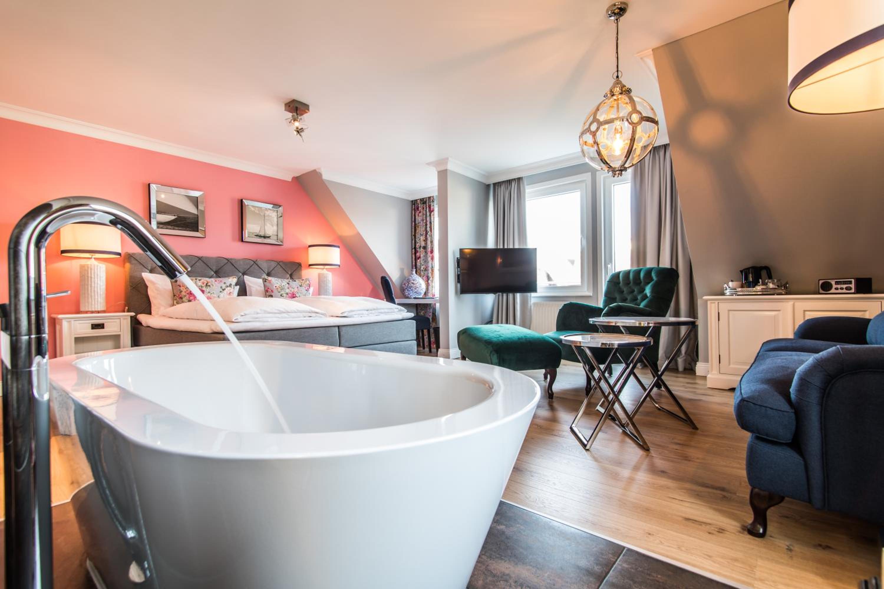 Deluxe Double Room with Bath