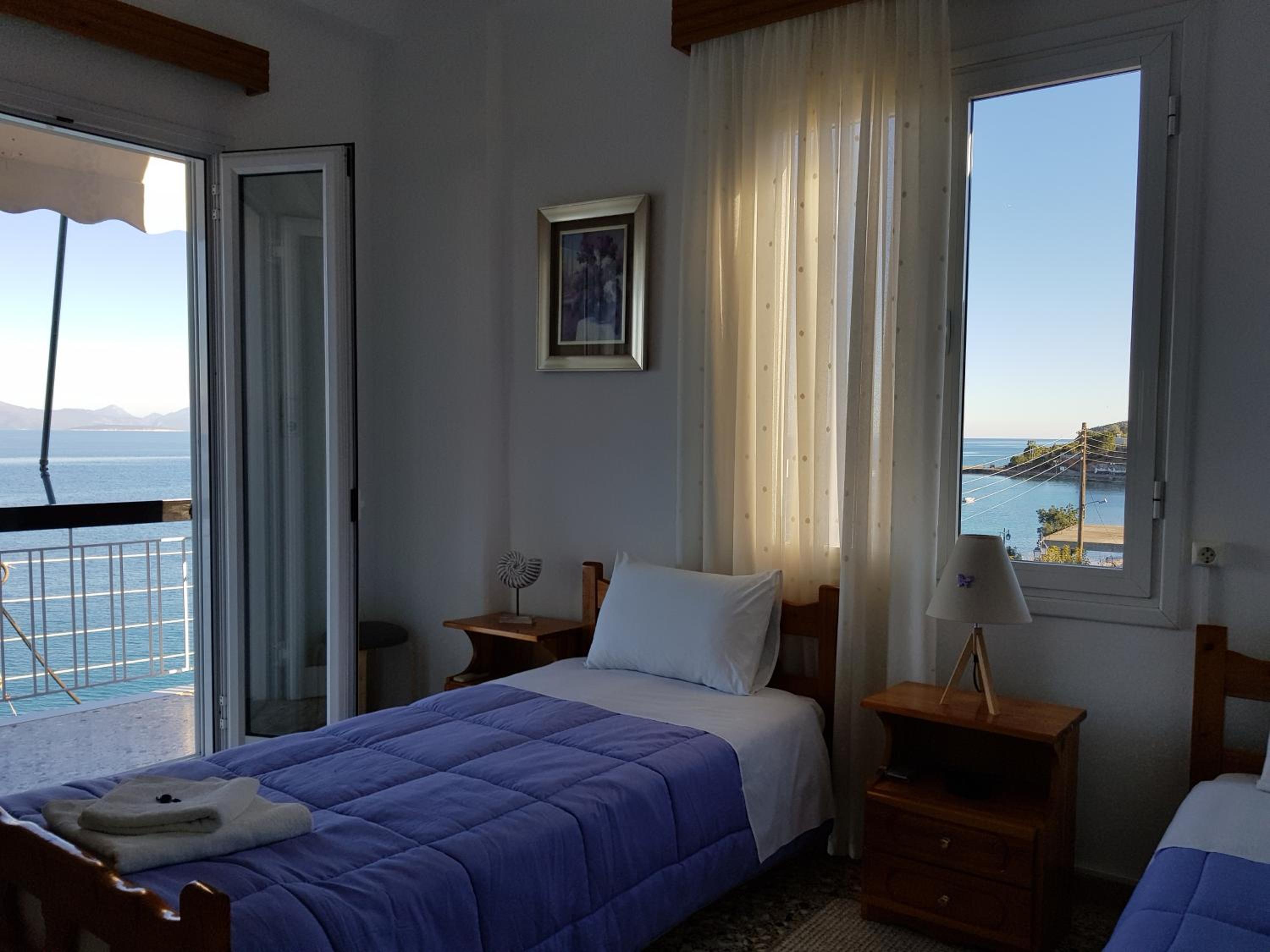 Two-Bedroom Apartment with Balcony and Sea View photo 3