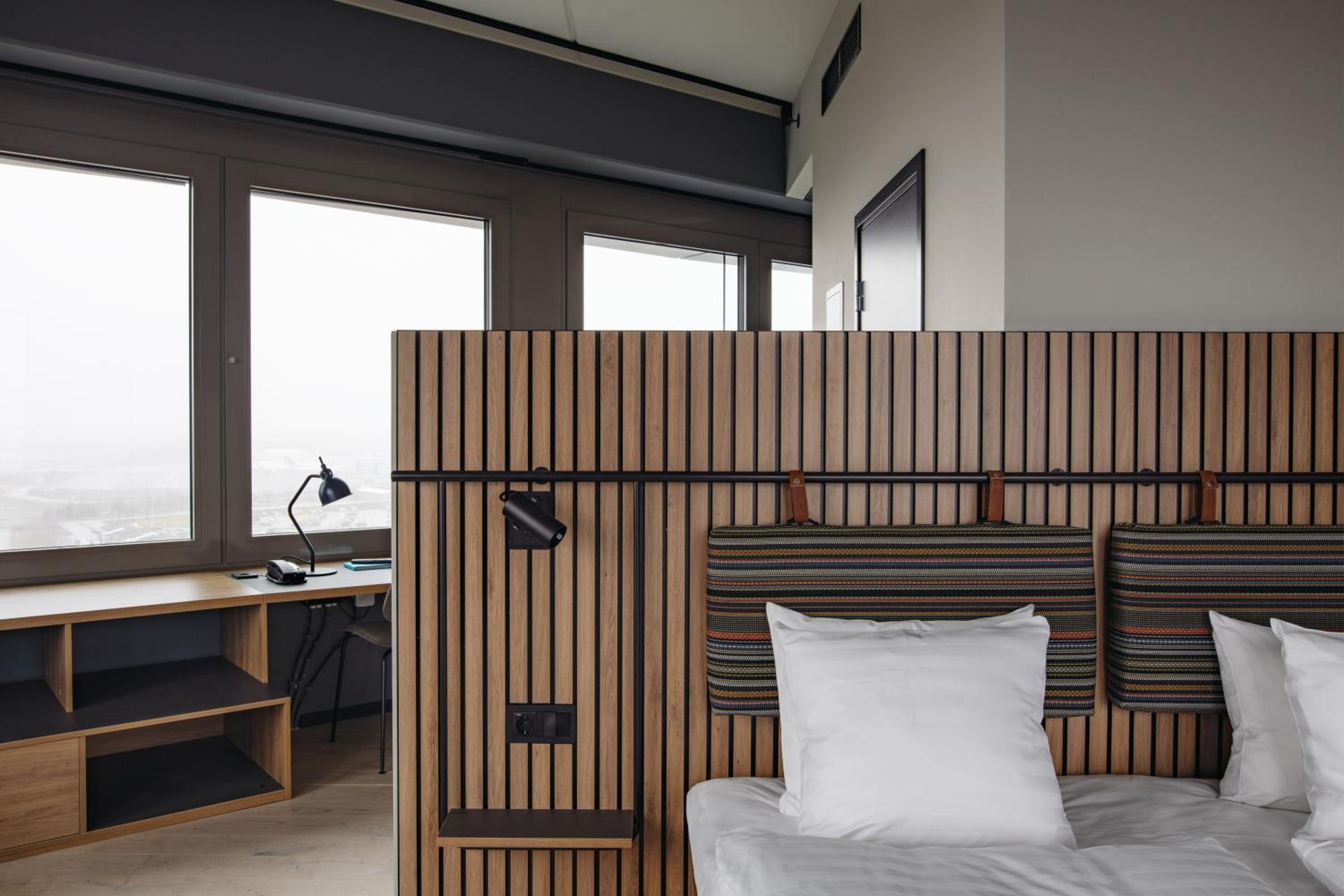 Deluxe Double Room - Photo 11