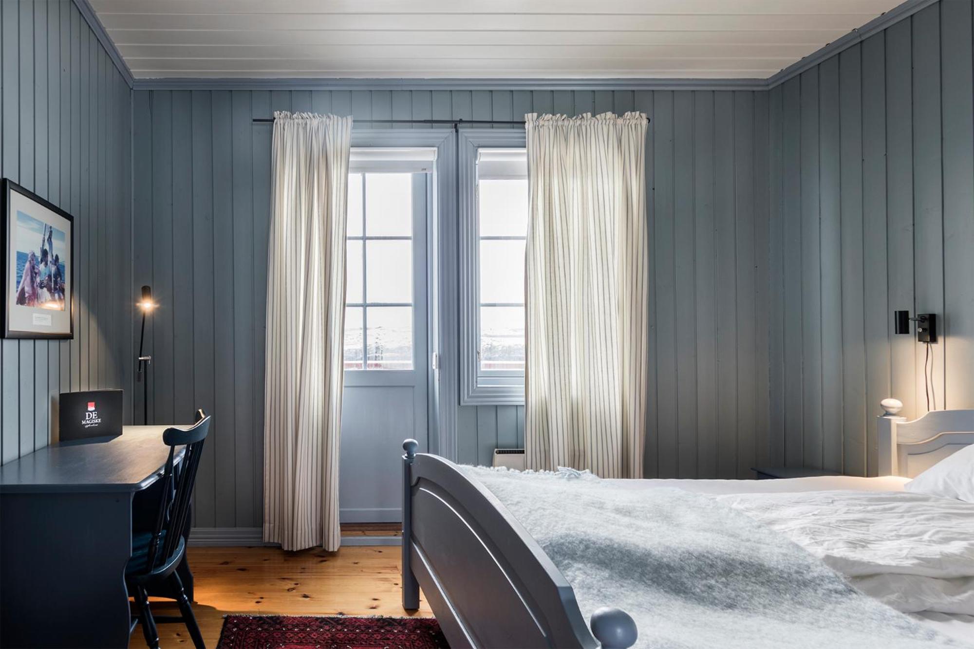 Deluxe Double Room with Balcony and Sea View photo 3