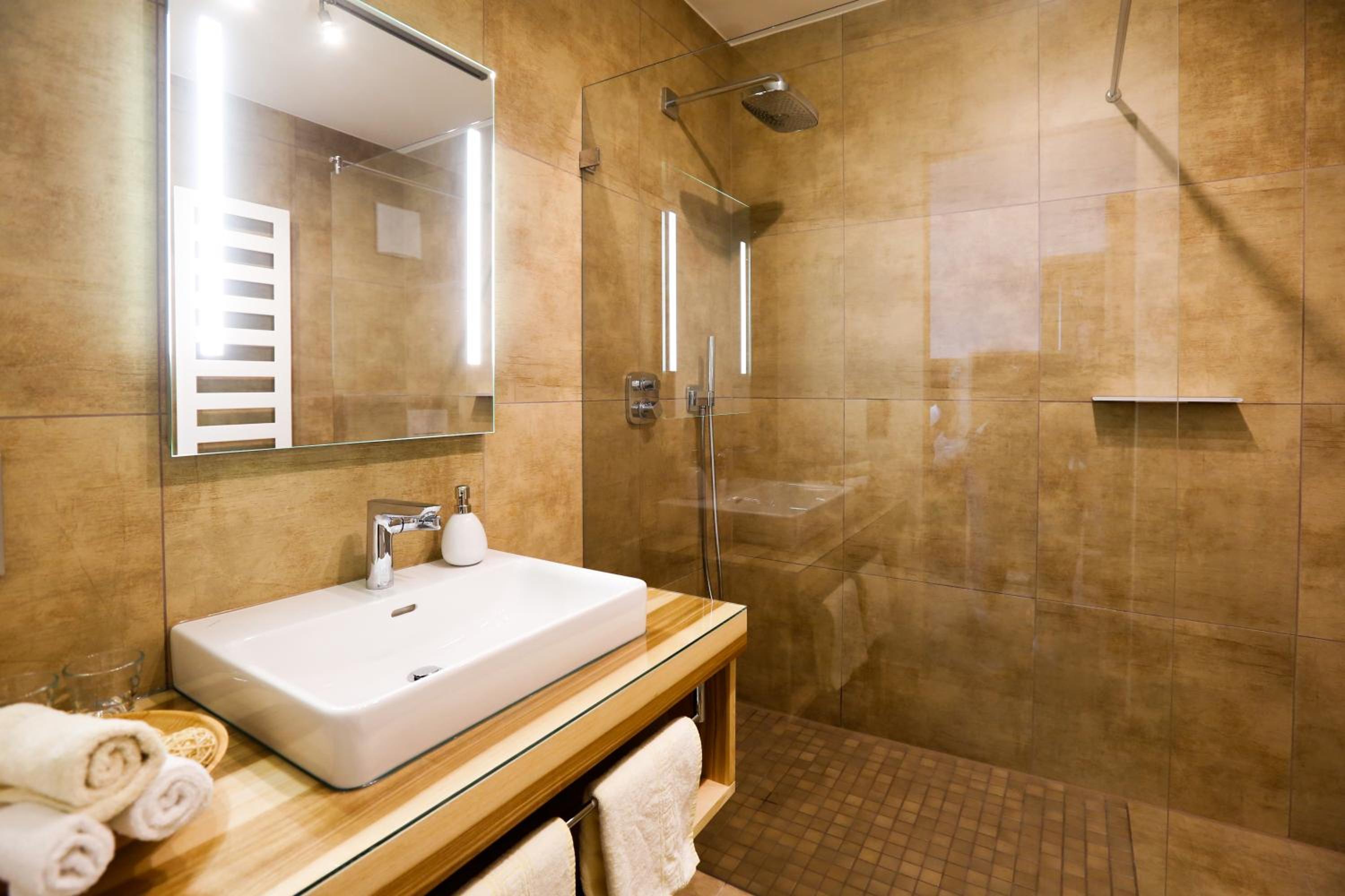 Double Room - Photo 8