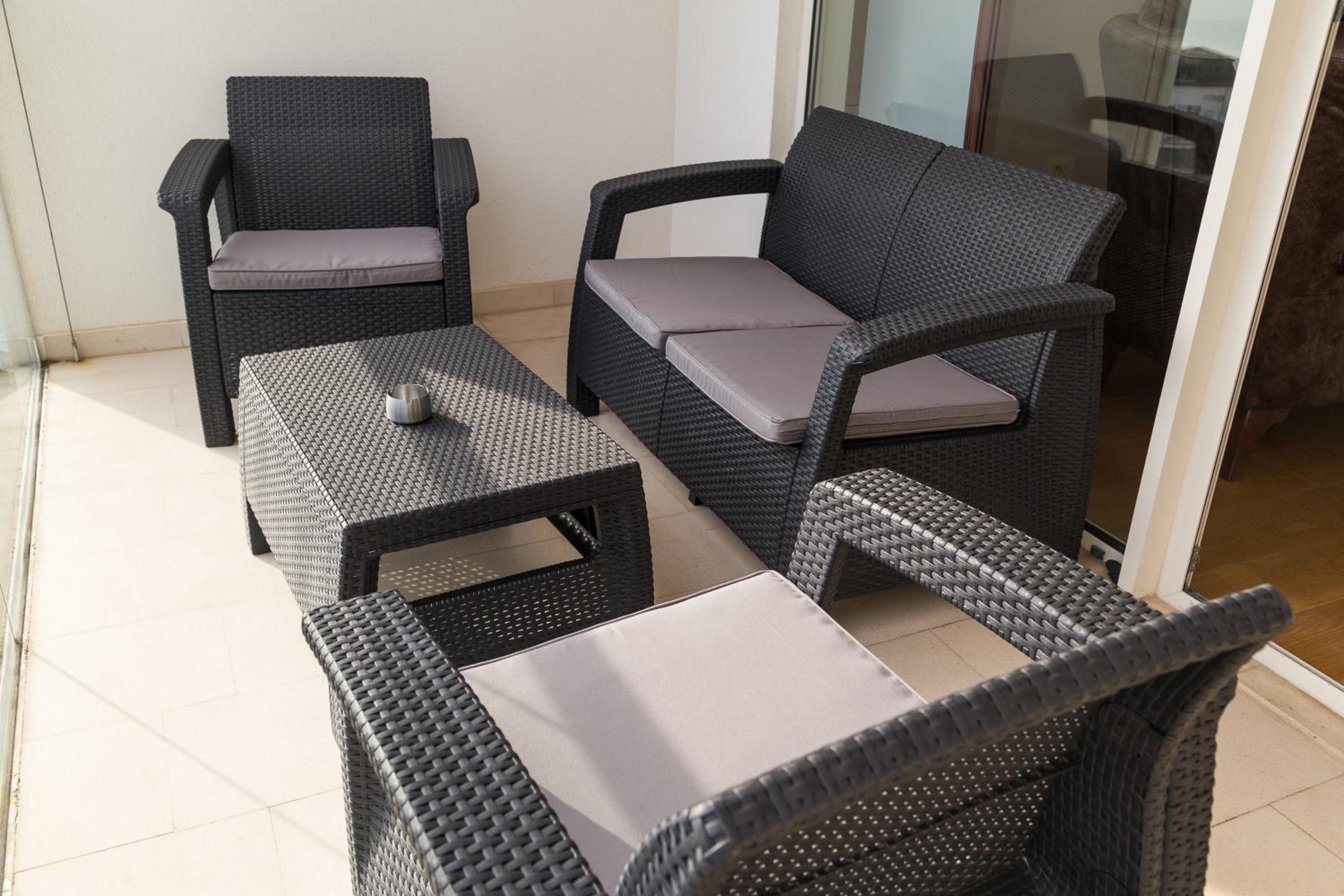 Apartment with Sea View - Photo 4