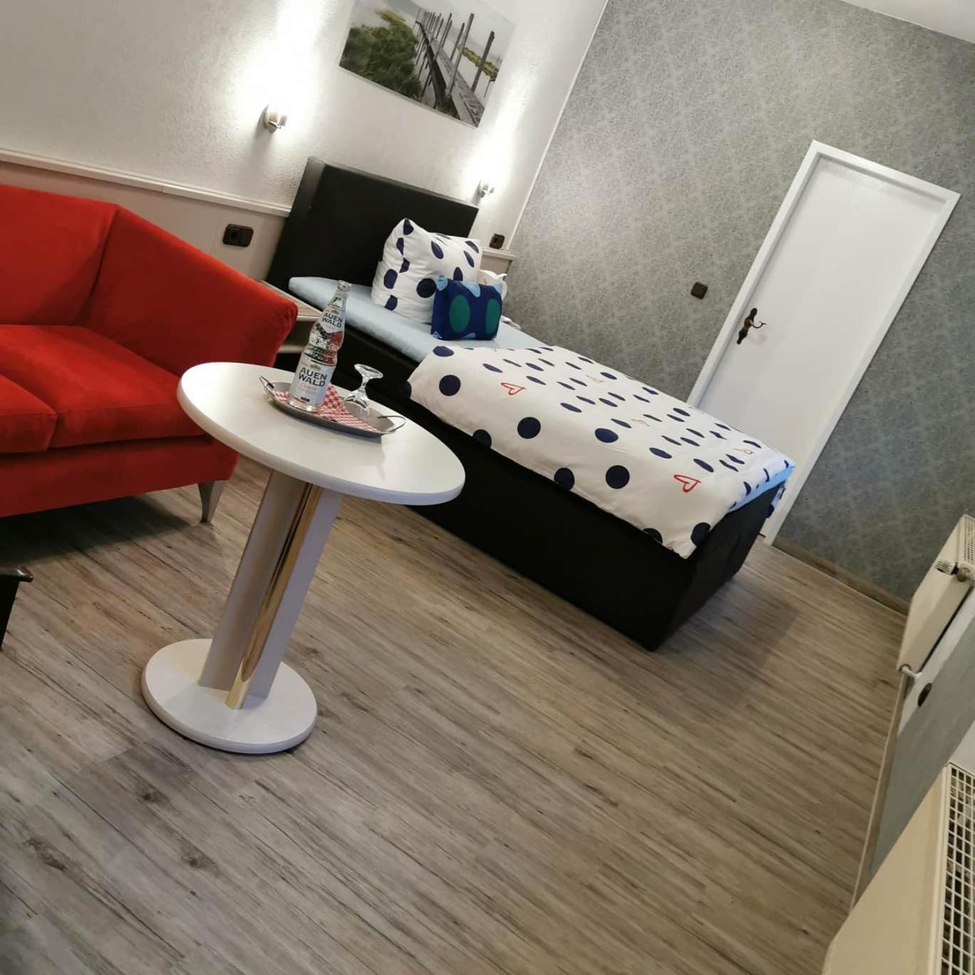 Budget Single Room photo 3