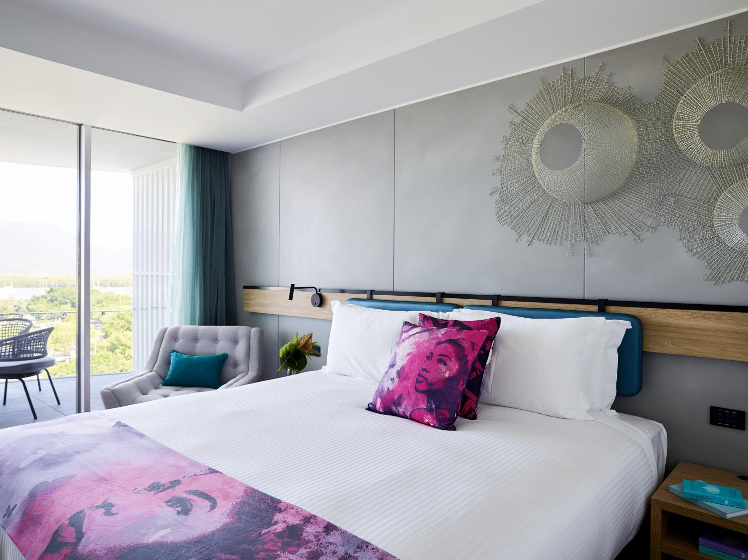 King Room with Harbor Views - Photo 1