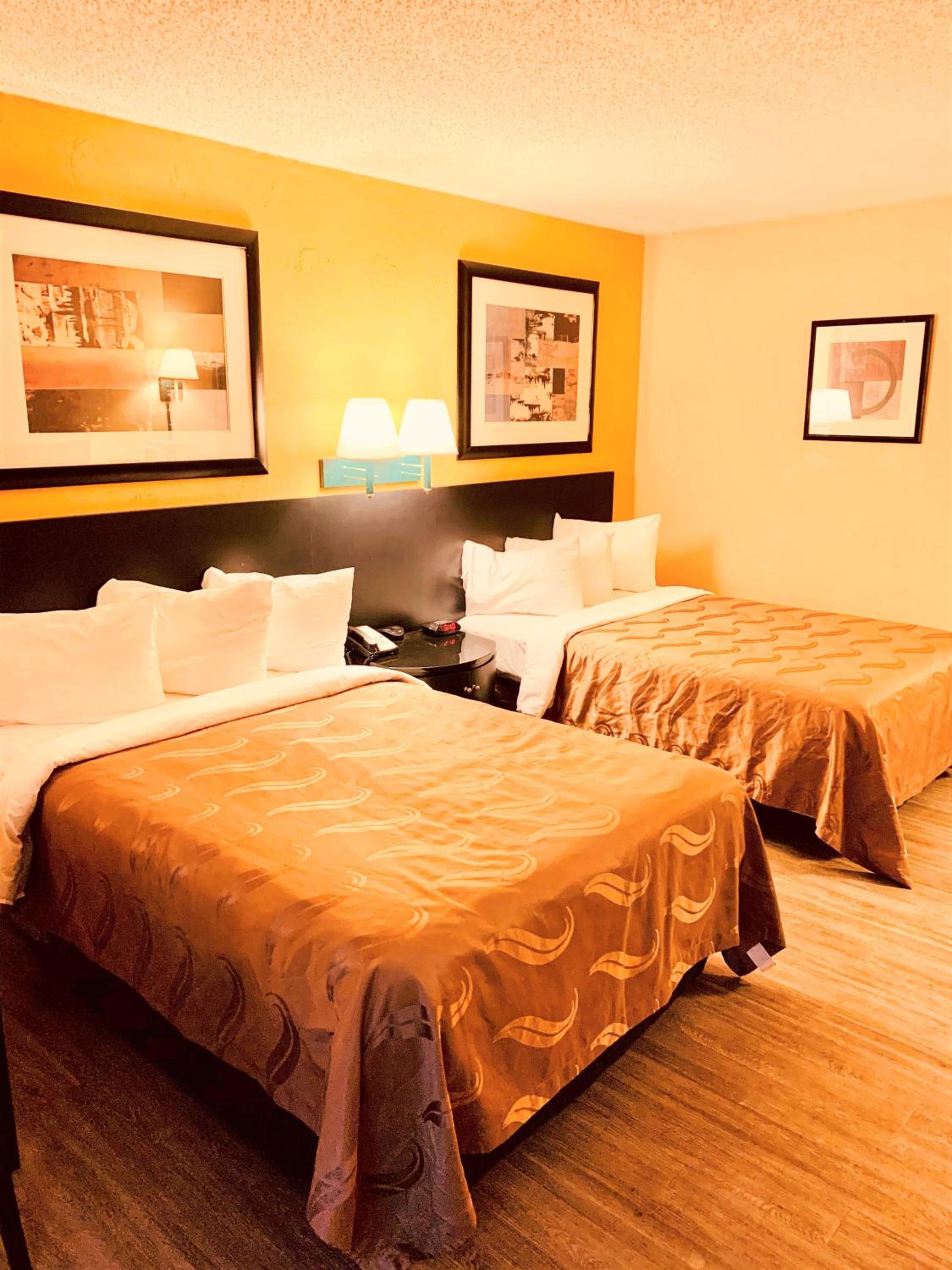 One-Bedroom Suite with Two Double Beds - Non-Smoking photo 3