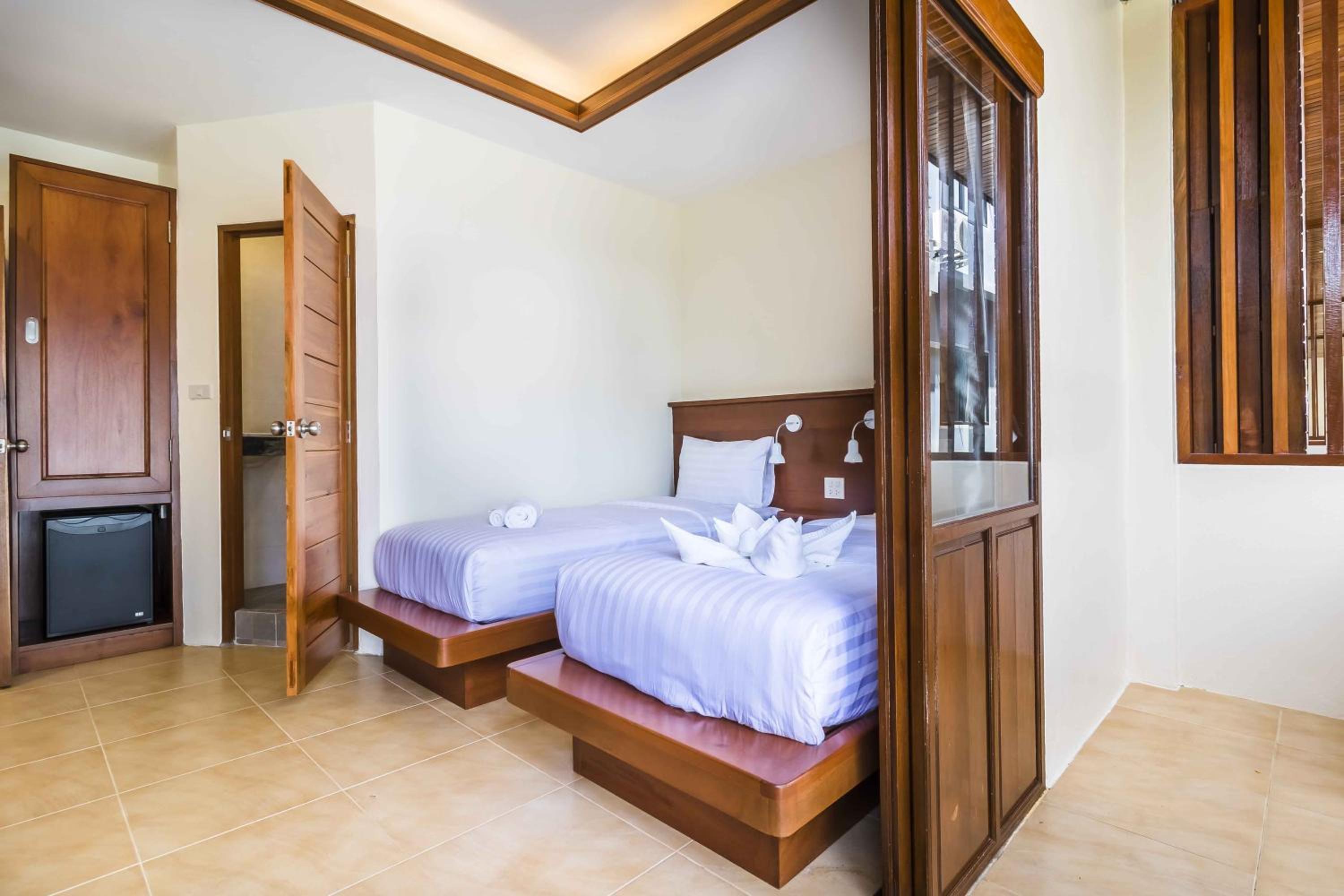 Twin Room with Balcony - Photo 3