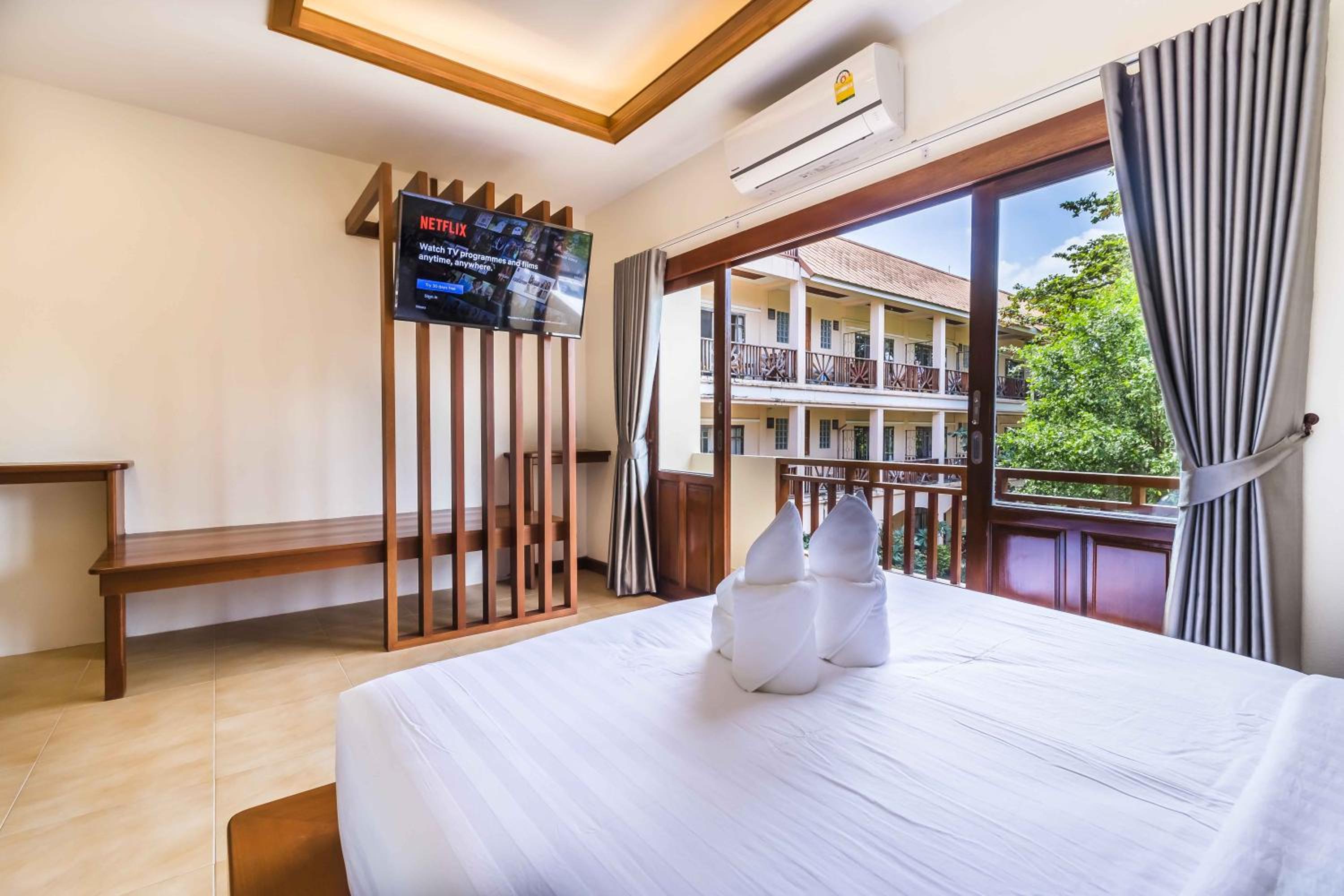 Double Room with Balcony - Photo 5