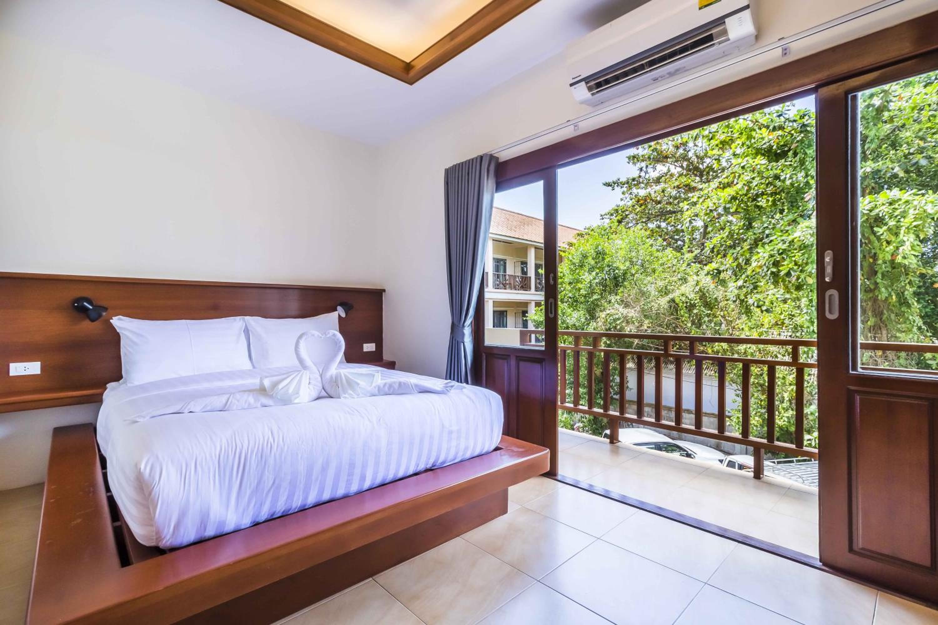 Double Room with Balcony - Photo 2