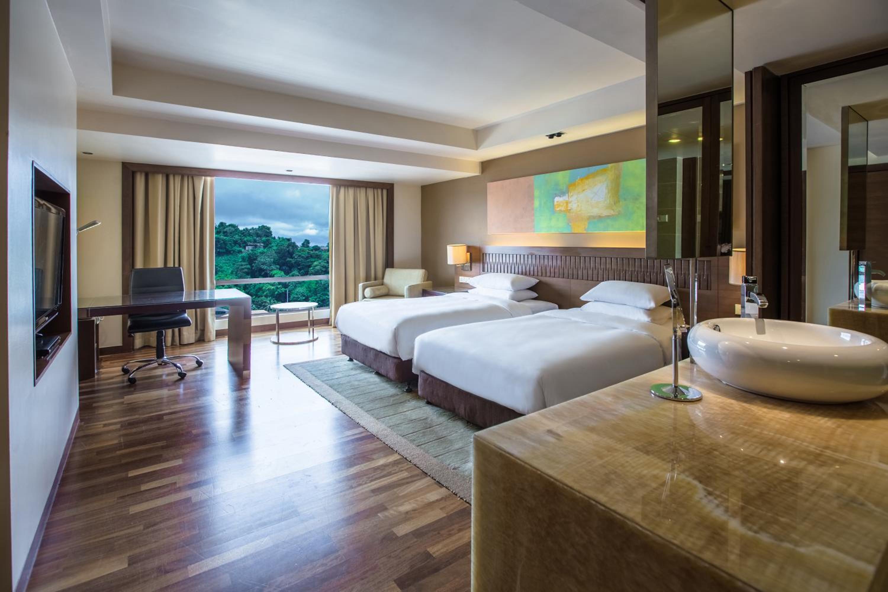 Twin Room - Club Access - Photo 2