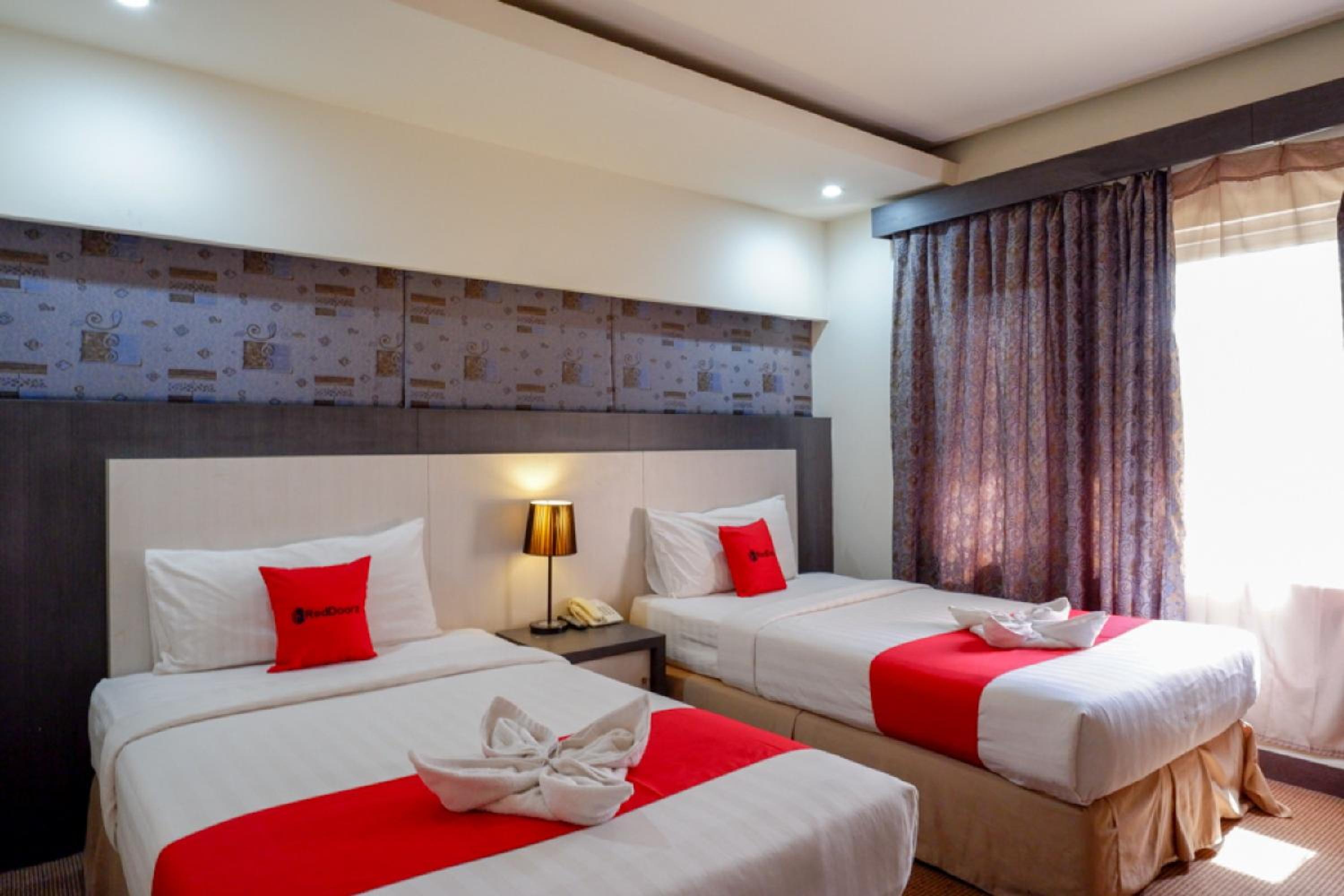 Deluxe Twin Room - Photo 6