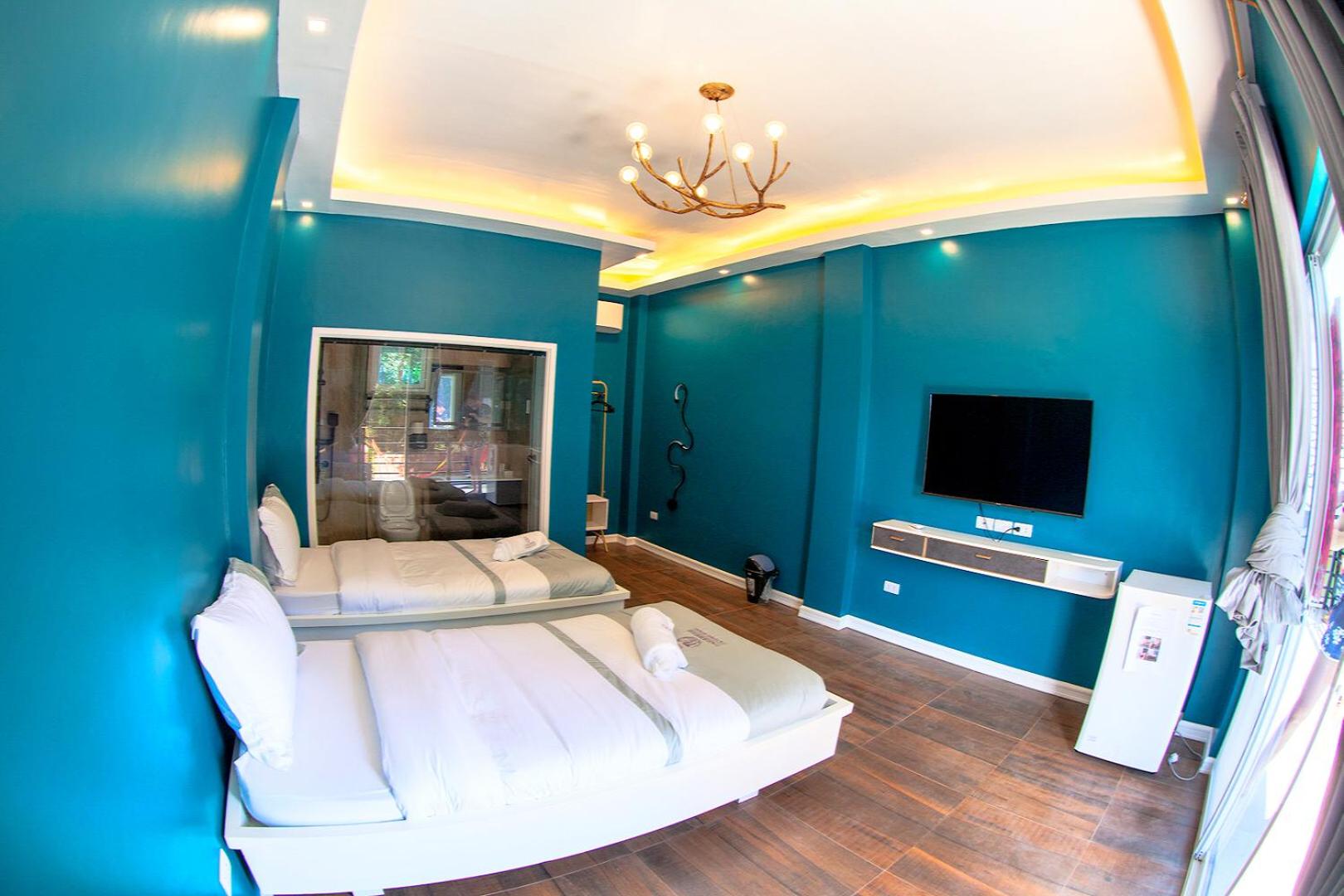 Queen Room with Garden View - Photo 6