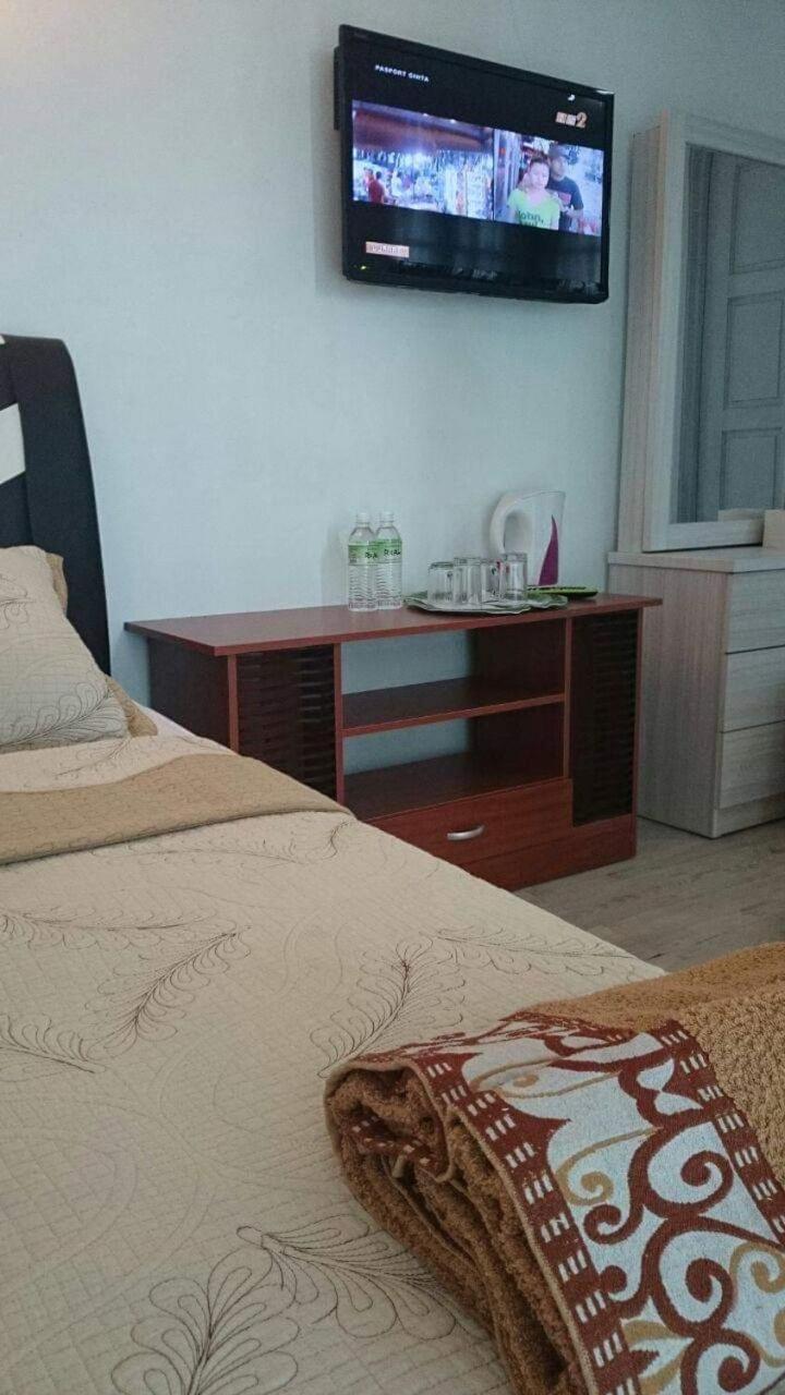 Budget Double Room photo 3