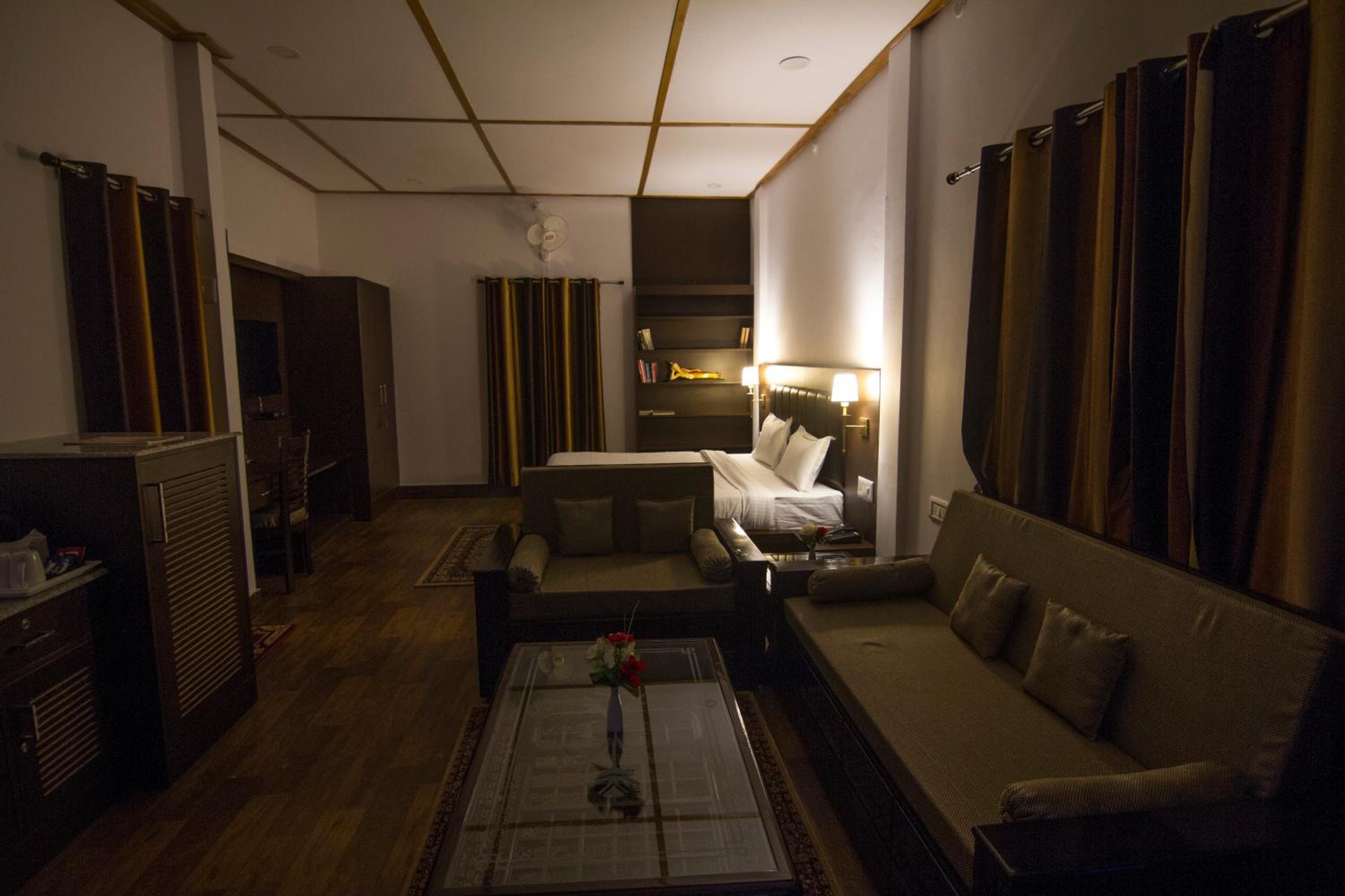 Superior King Room photo 2