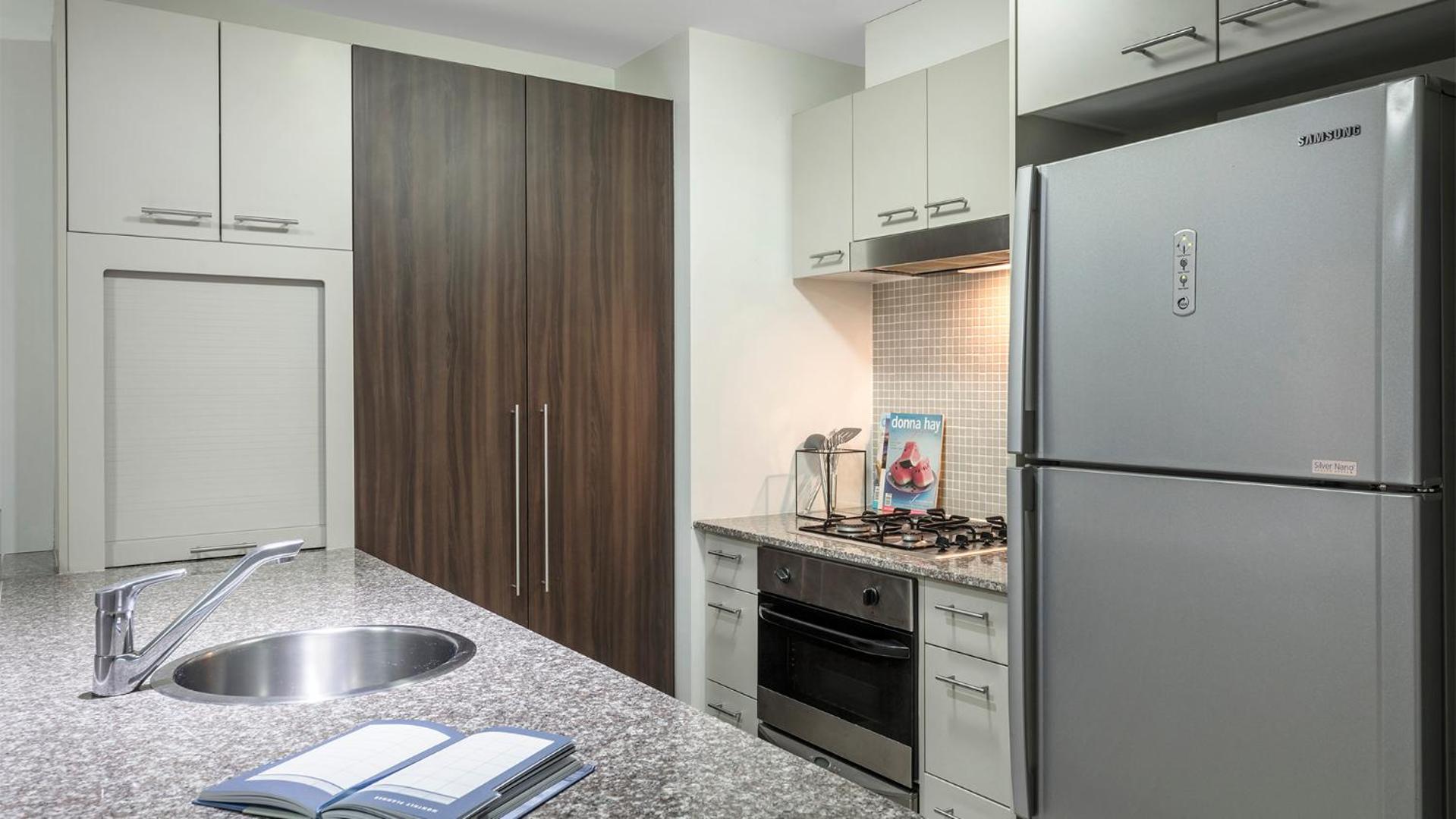 One-Bedroom Apartment with River View - Photo 5