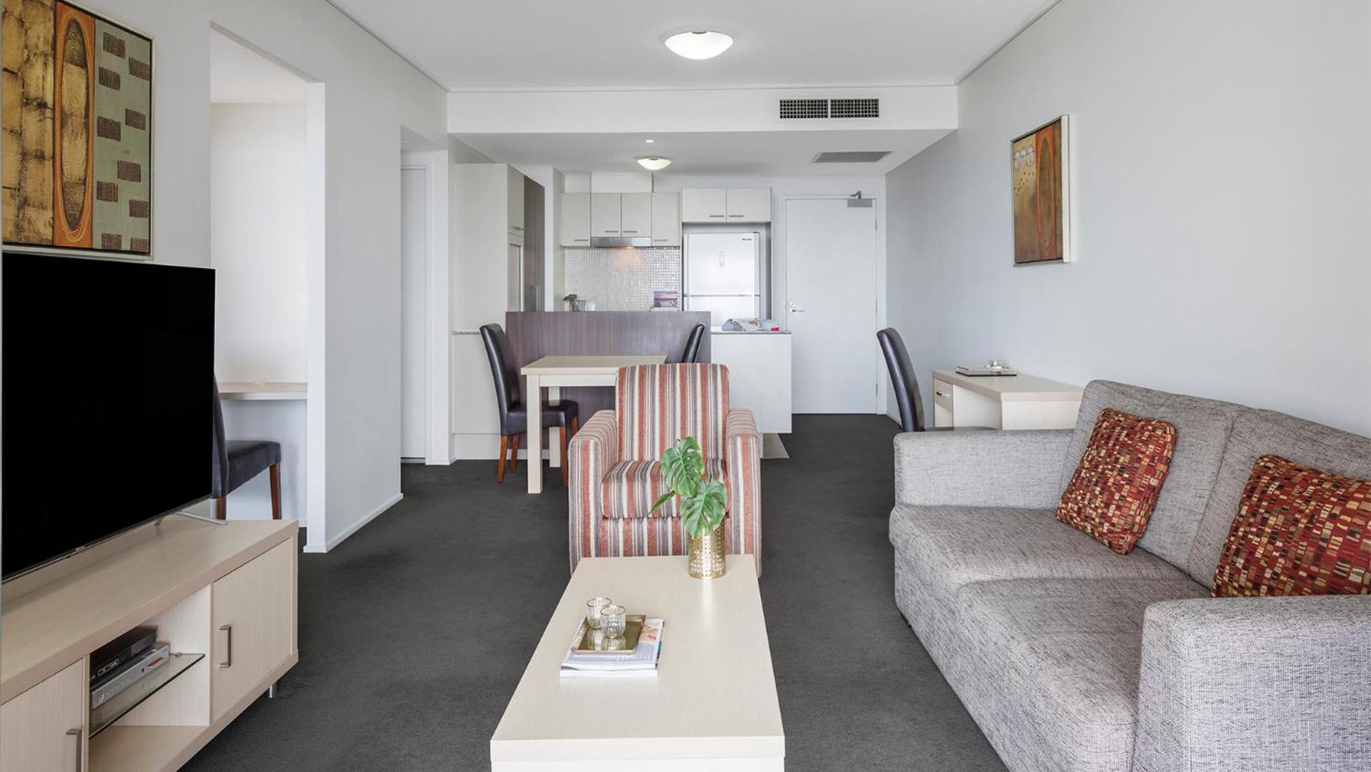 One-Bedroom Apartment with River View - Photo 4