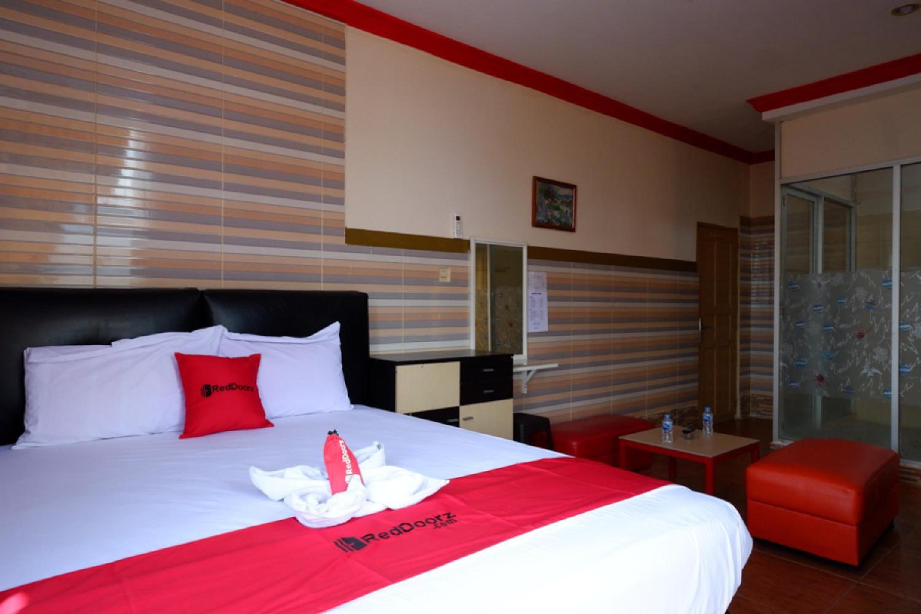 Deluxe Room - Photo 2