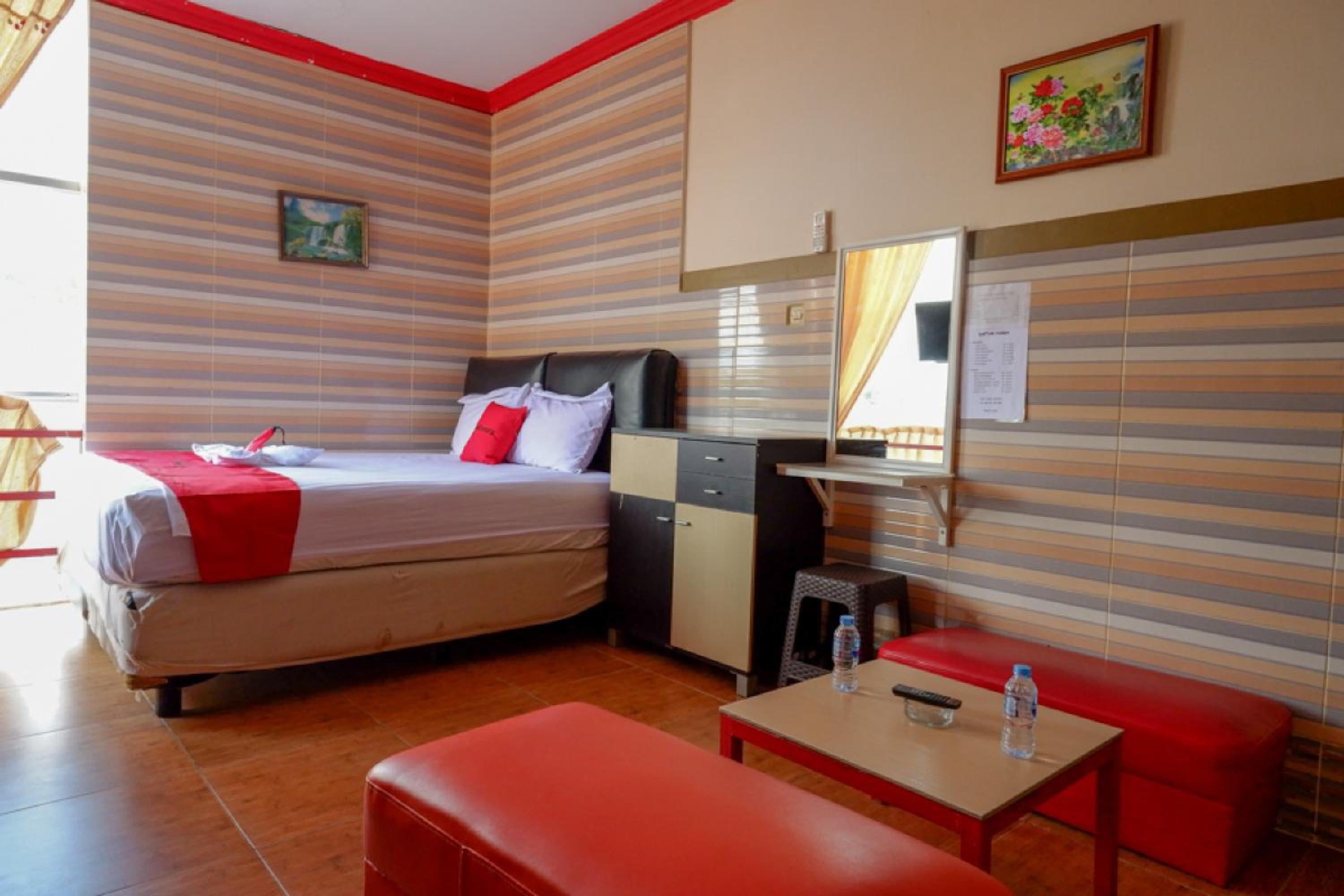 Deluxe Room - Photo 3