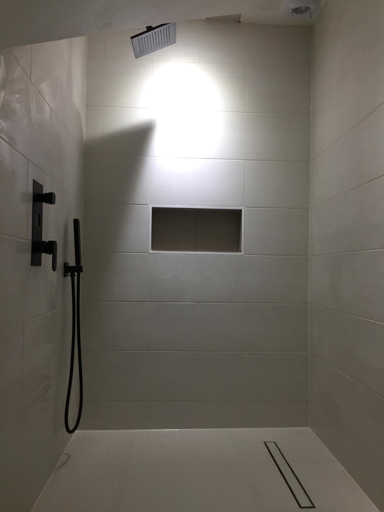 Double or Twin Room - Photo 9