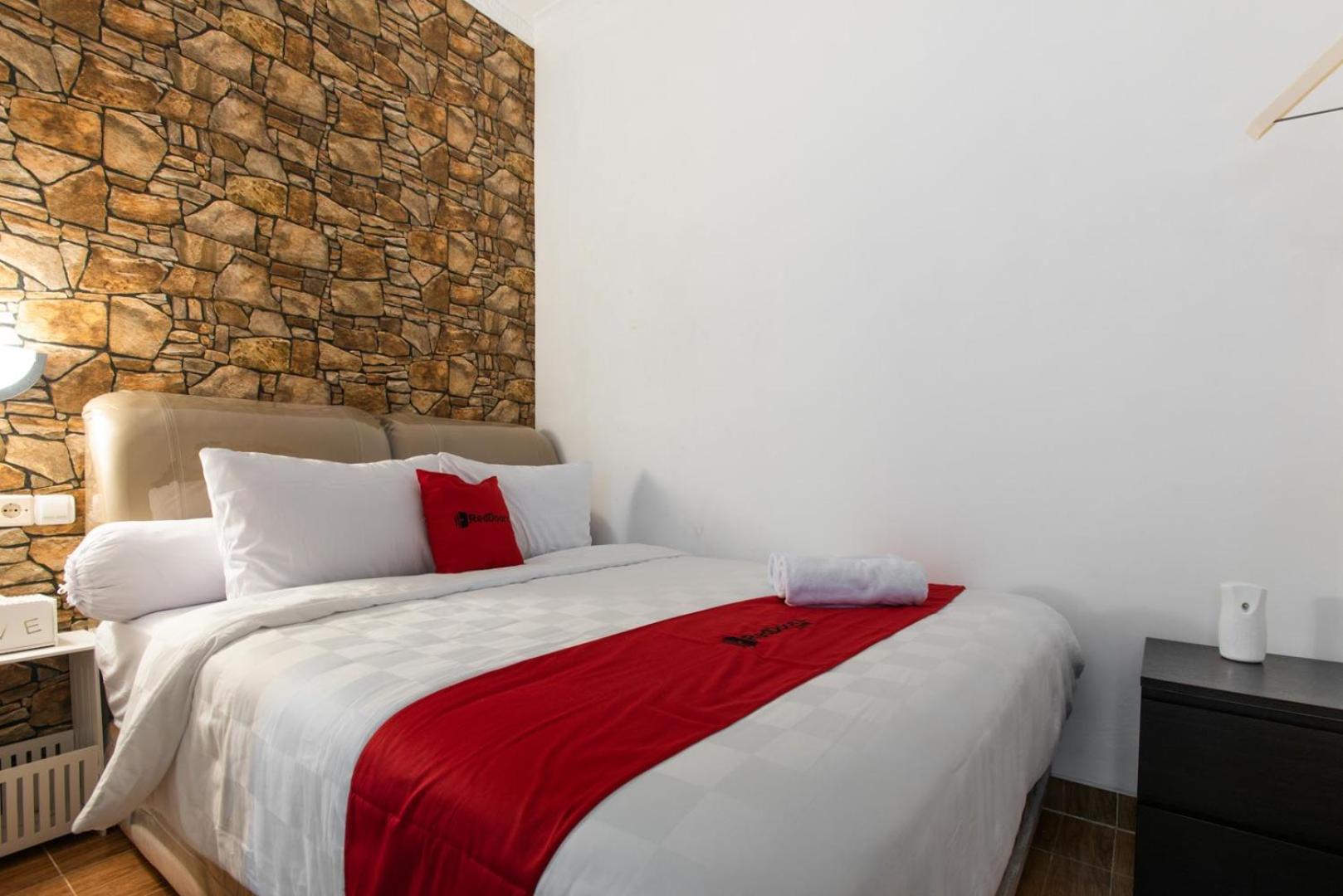 Suite - Photo 1