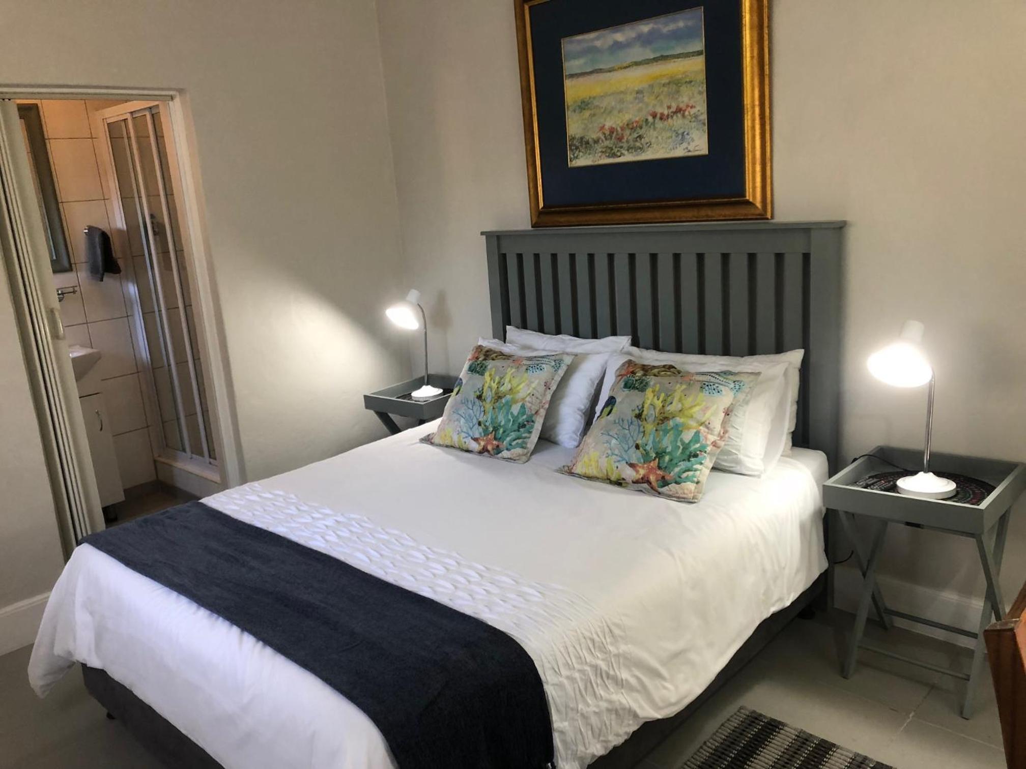 One-Bedroom Apartment - Photo 1