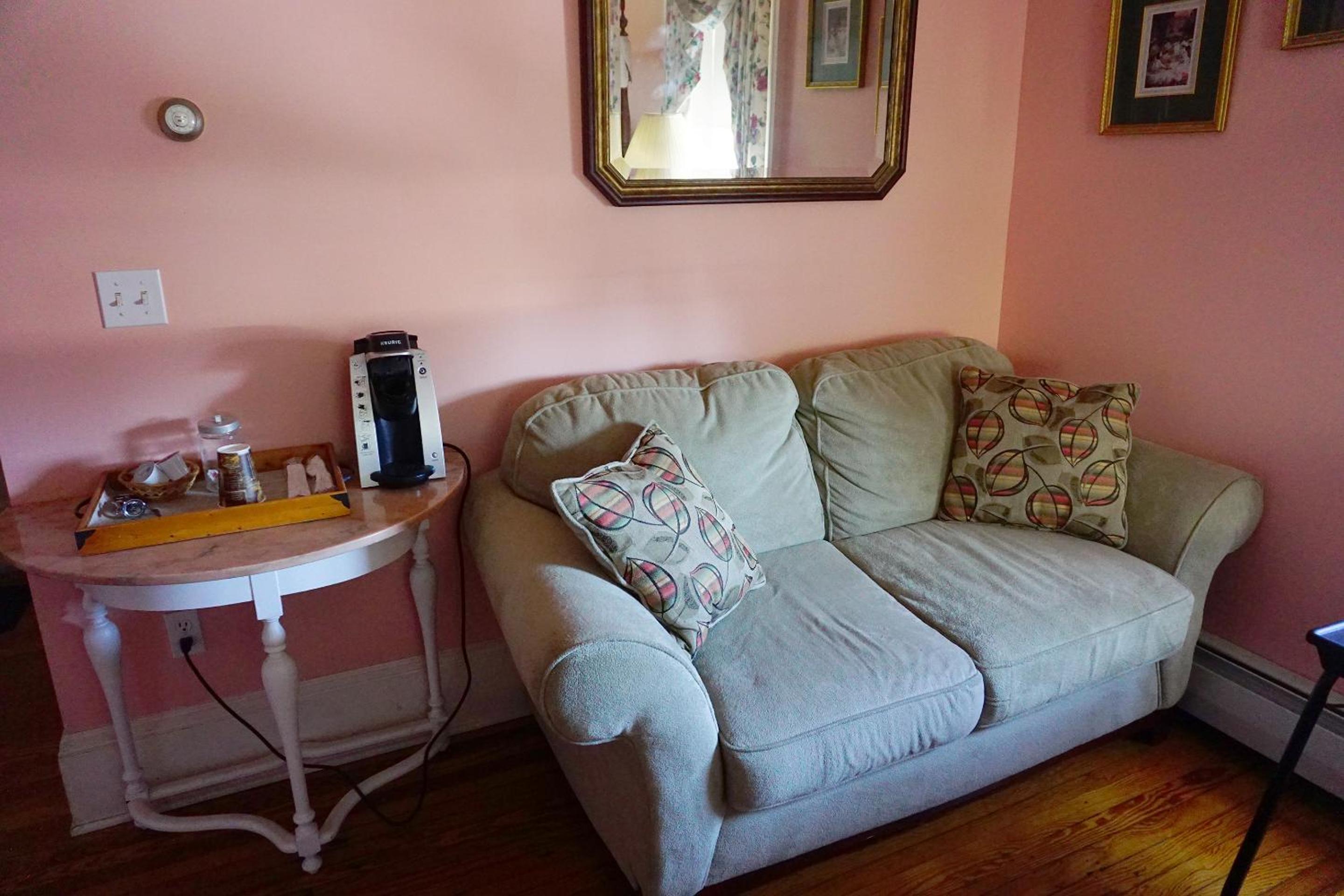 Deluxe Queen Room photo 3