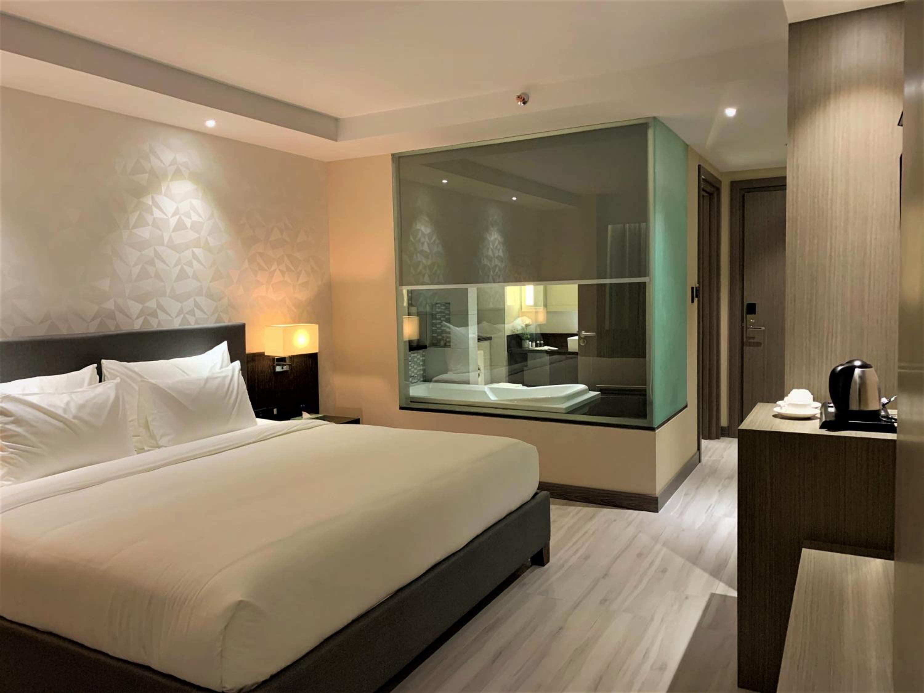 Deluxe Double Room with Bath