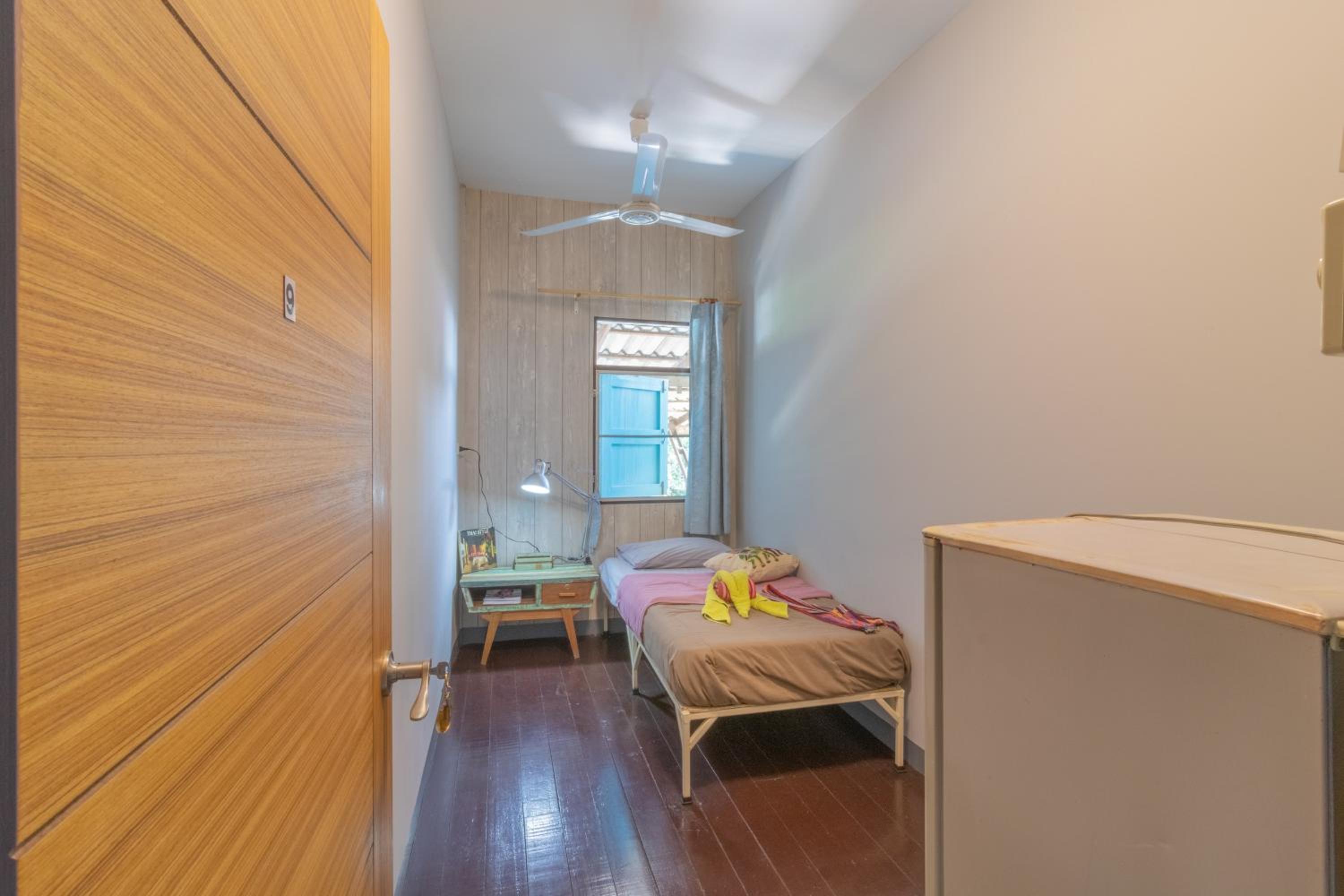 Single Room with Shared Bathroom photo 1