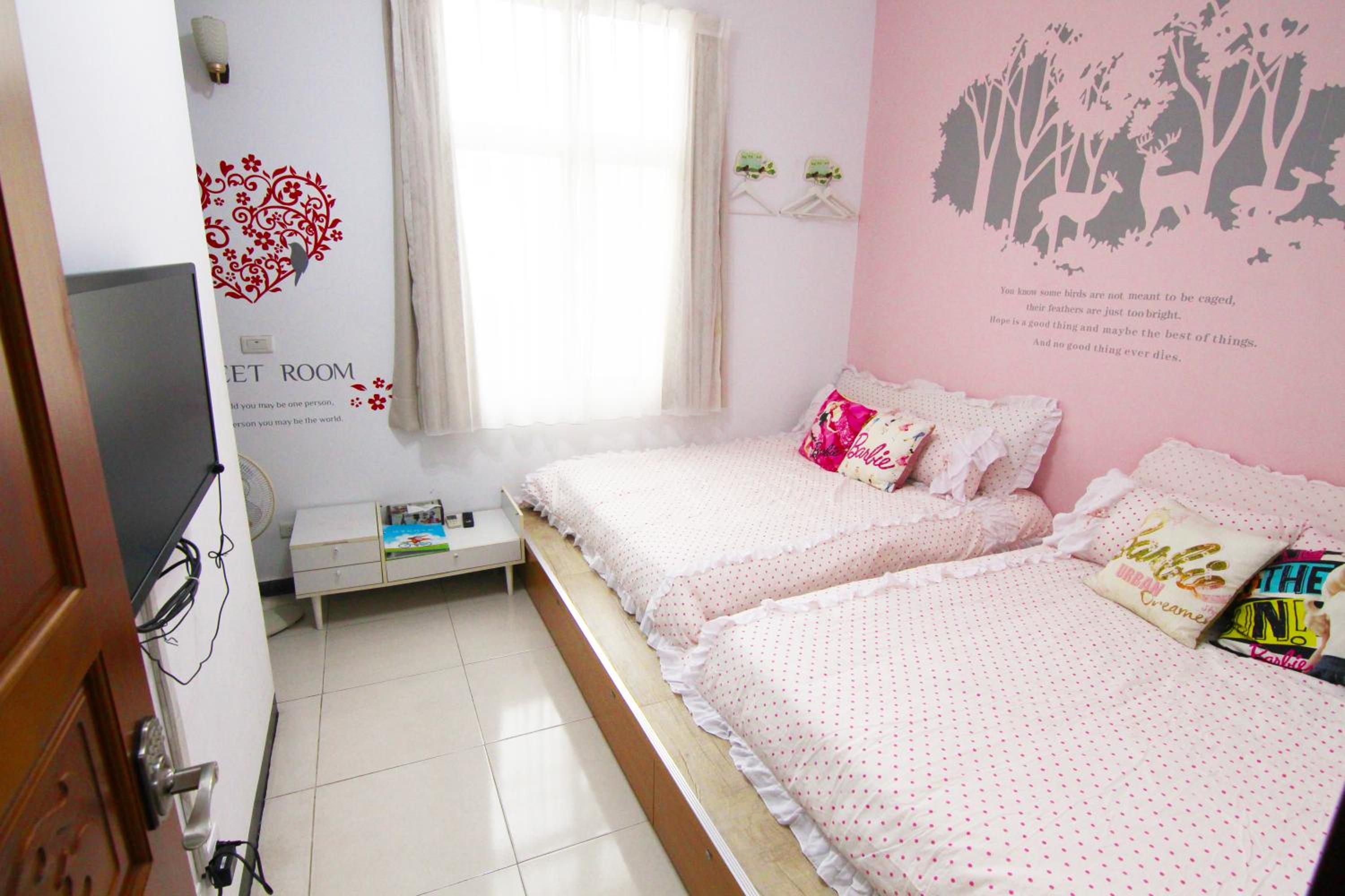 Twin Room with Private Bathroom