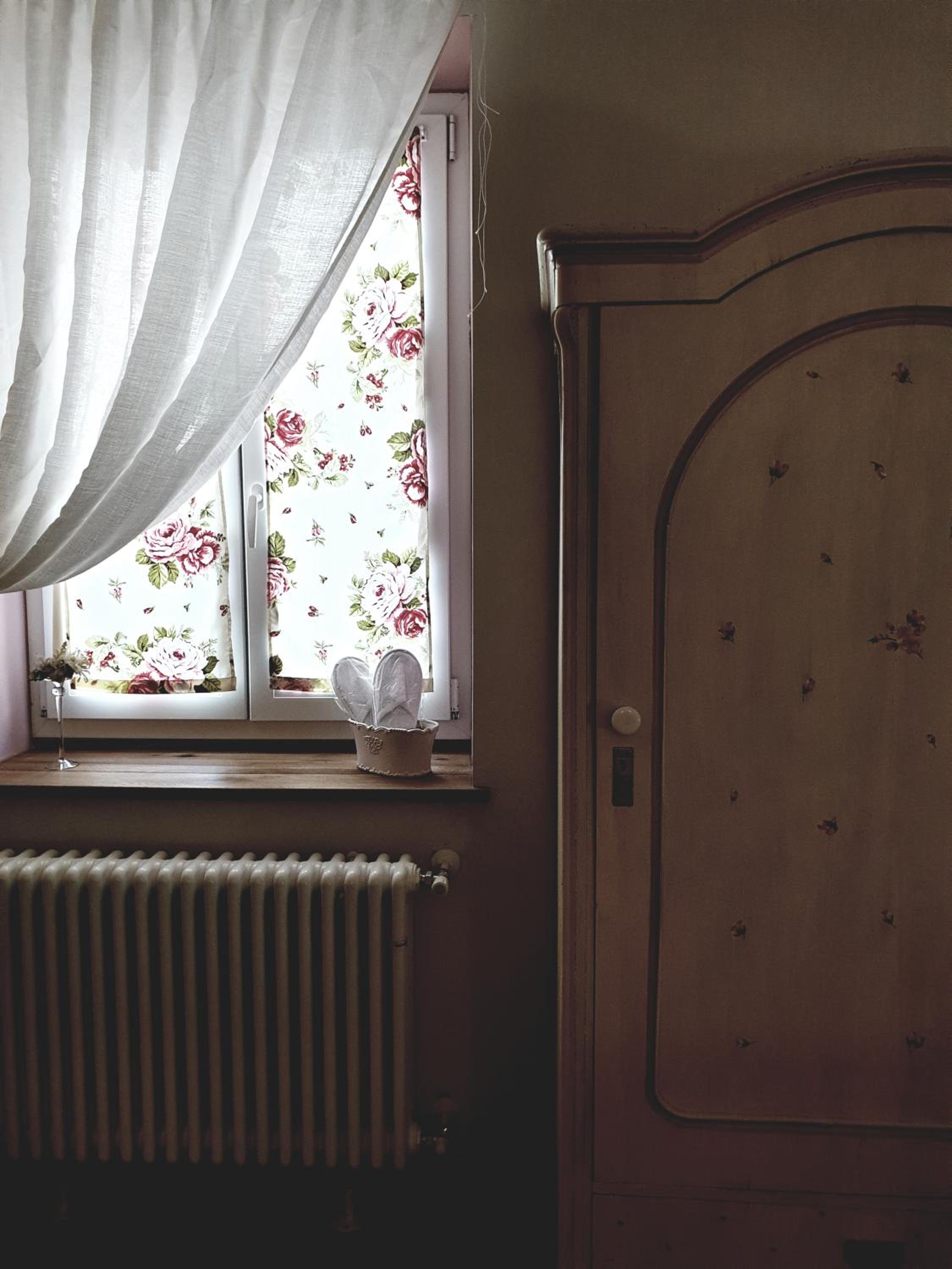 Deluxe Room - Photo 10