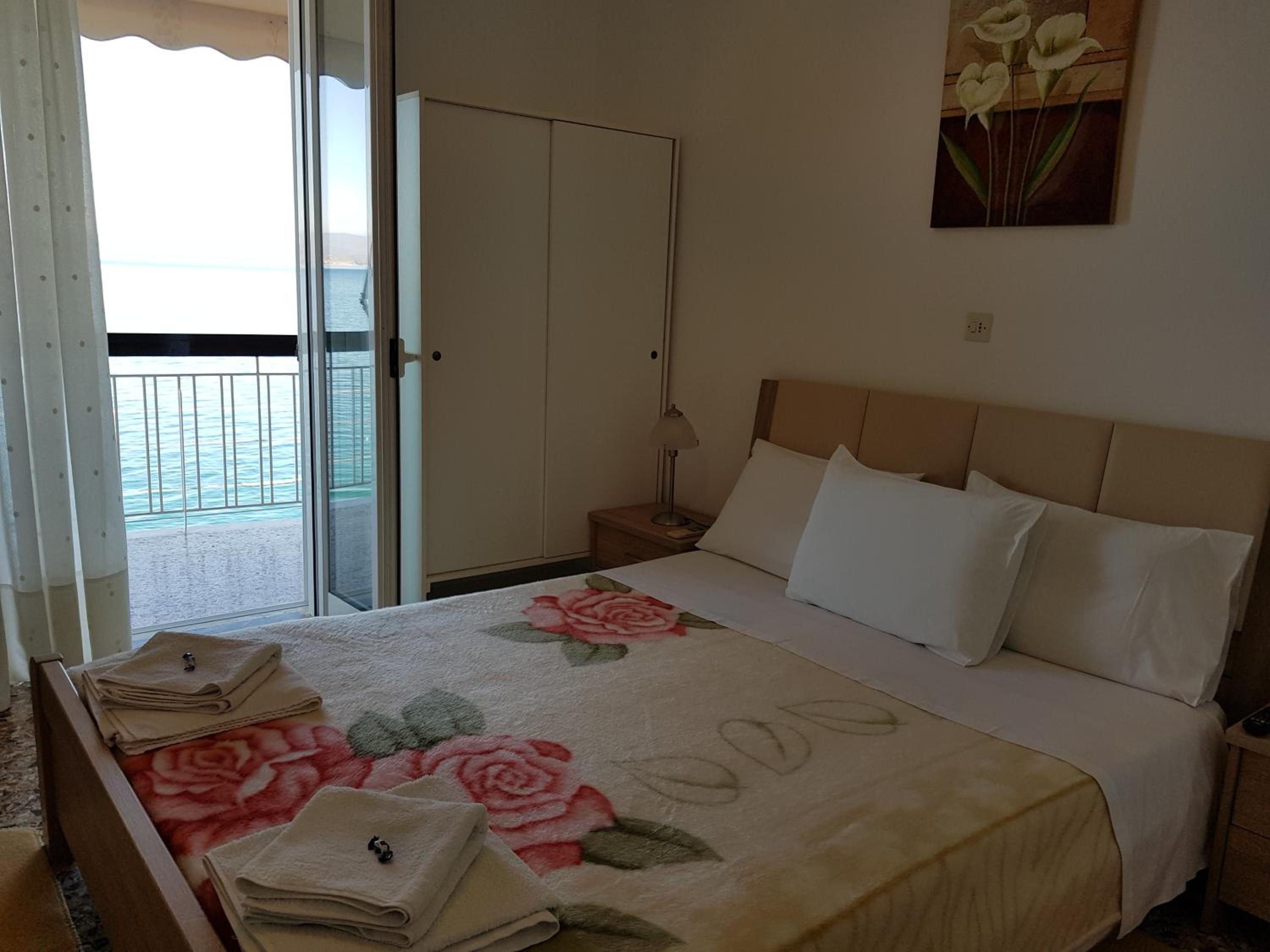 Double Room with Balcony and Sea View photo 3