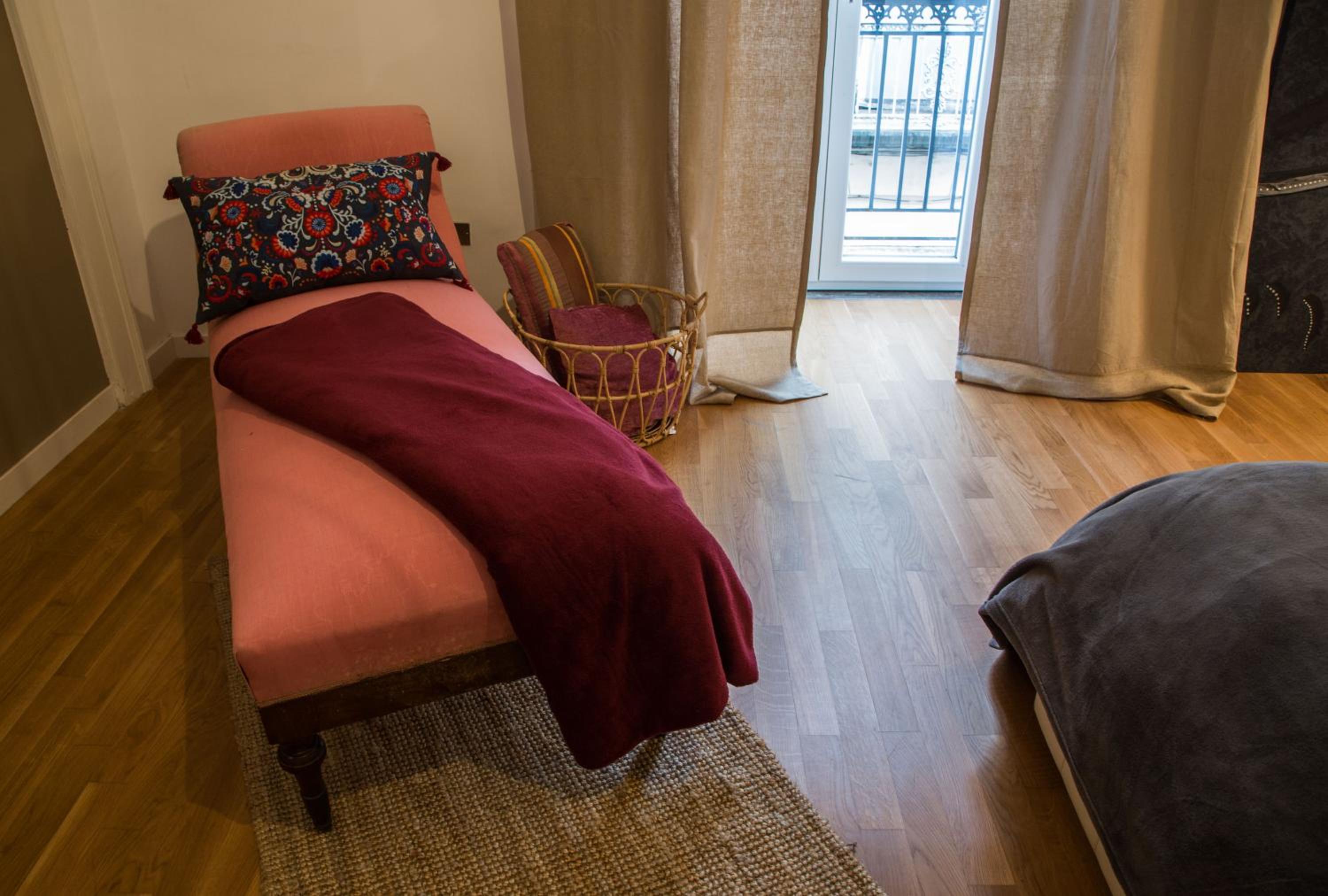 One-Bedroom Apartment - Photo 25