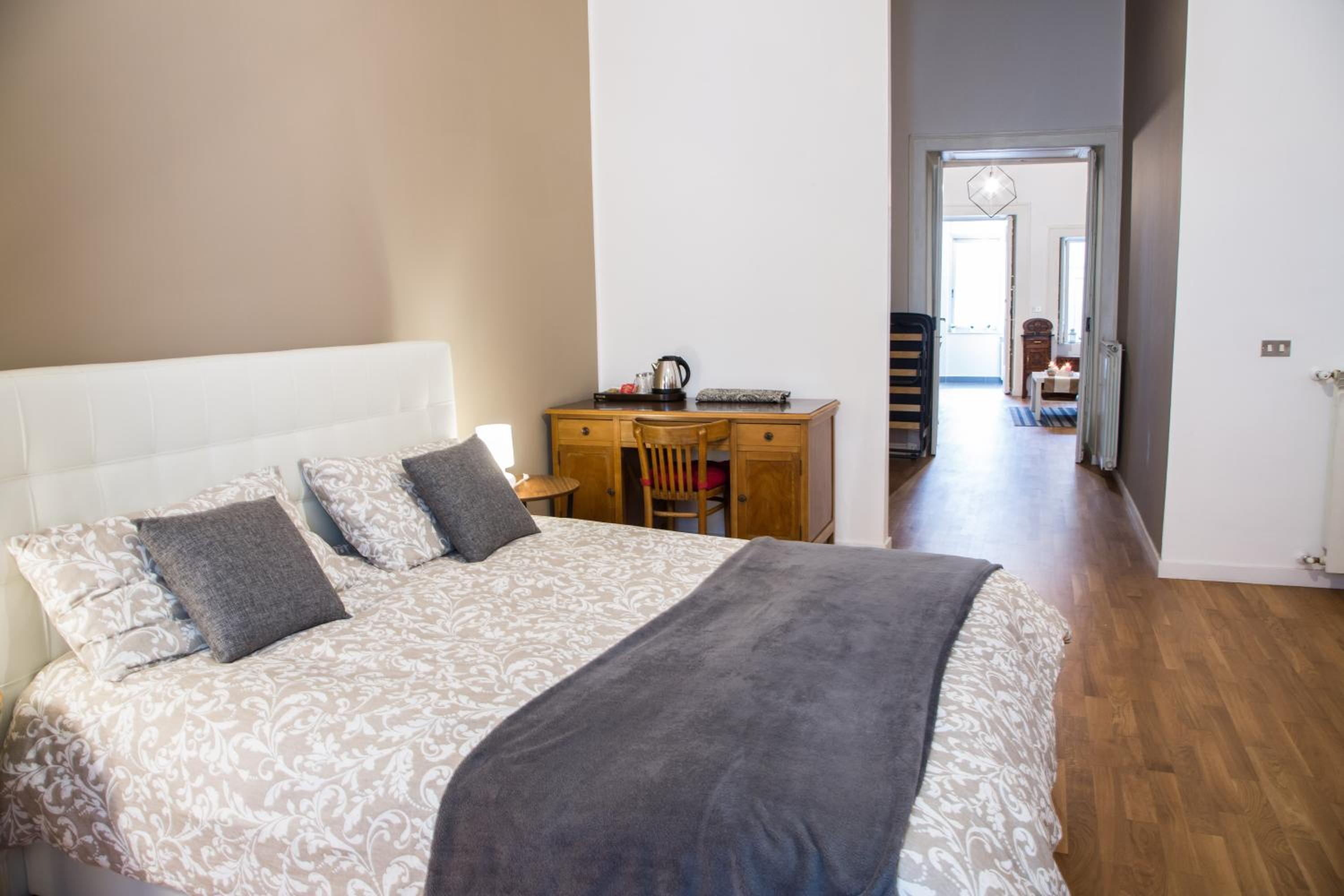One-Bedroom Apartment - Photo 6
