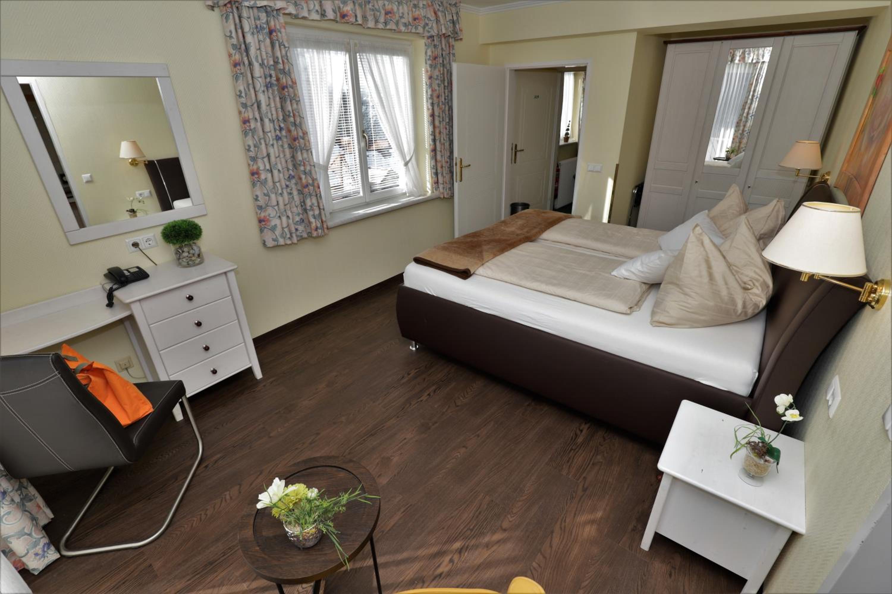 Double Room with Garden View - Photo 5