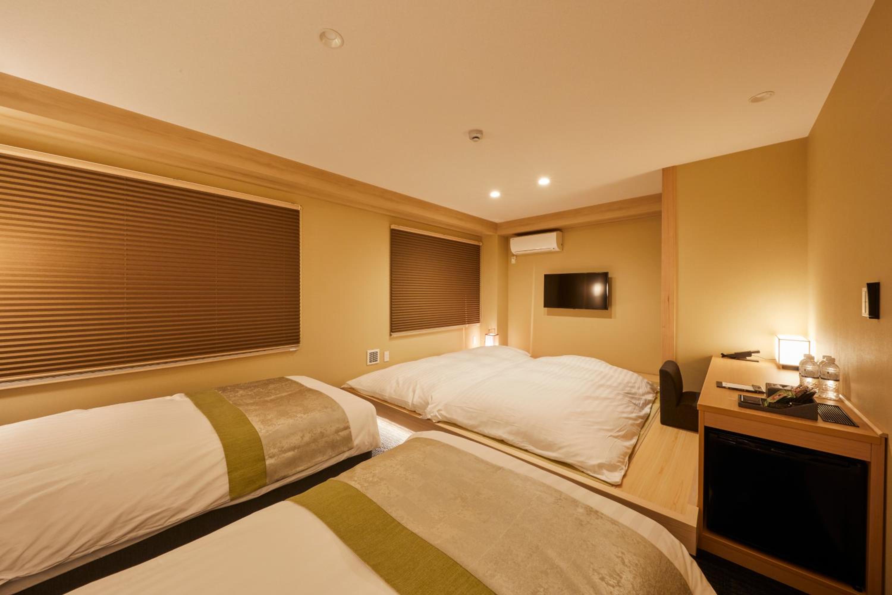 Standard Twin Room - Photo 2
