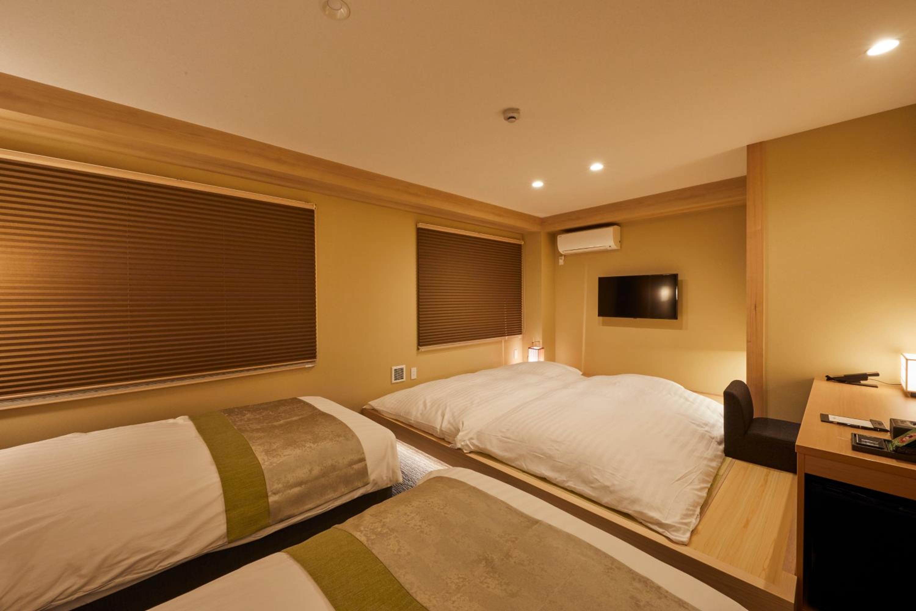 Standard Twin Room - Photo 3