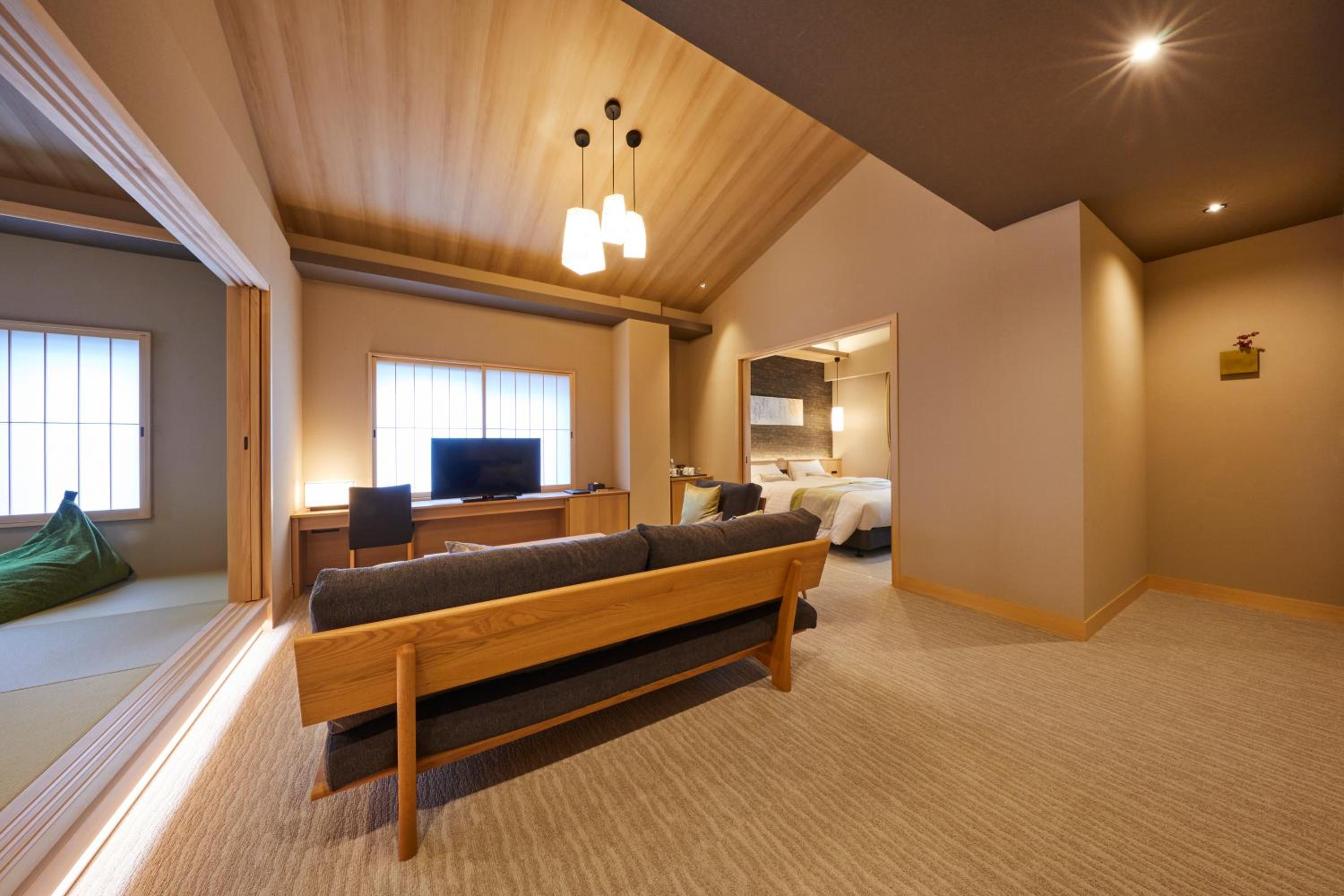 Deluxe Twin Room - Photo 17