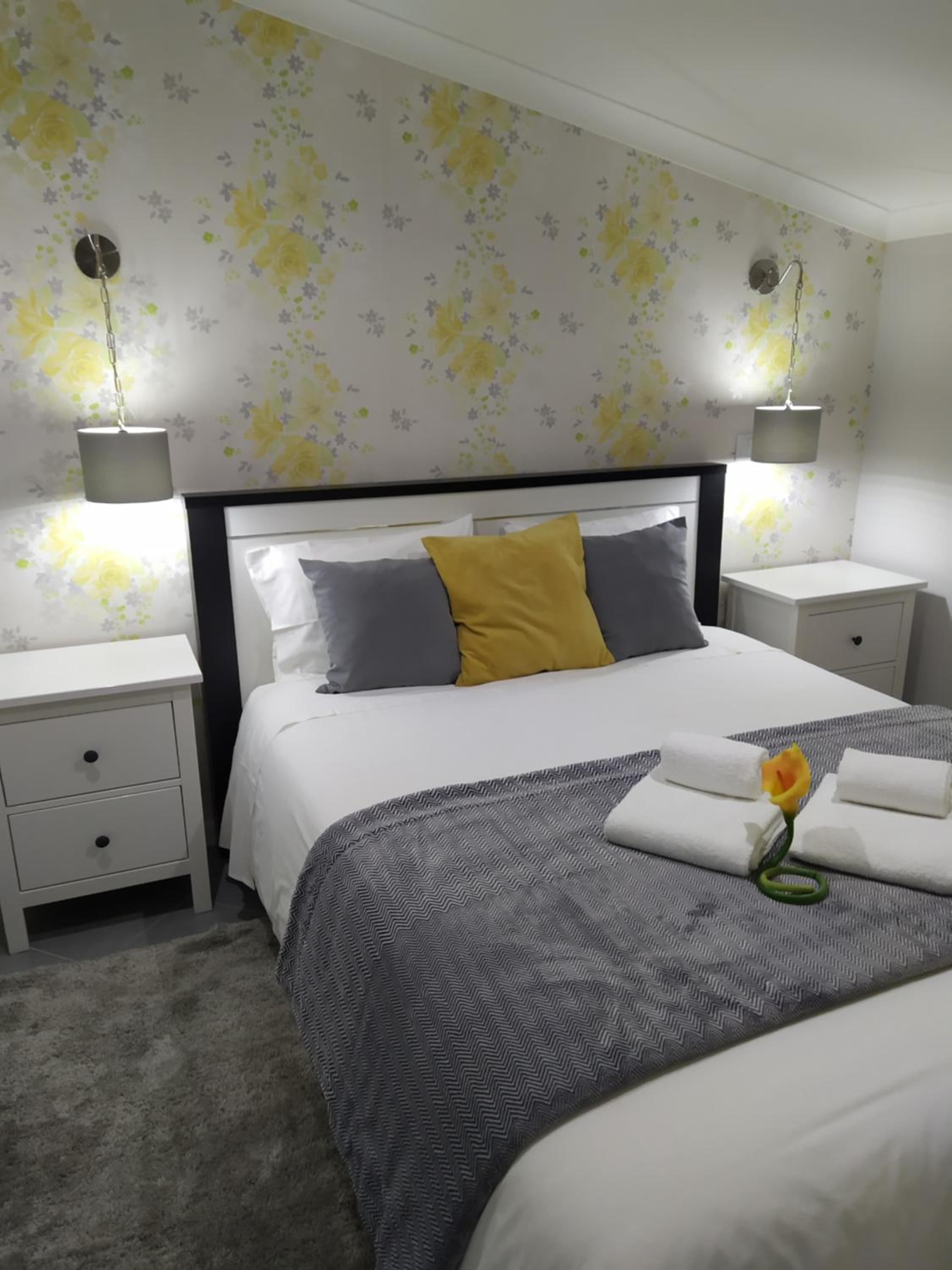 Two-Bedroom Apartment - Photo 7