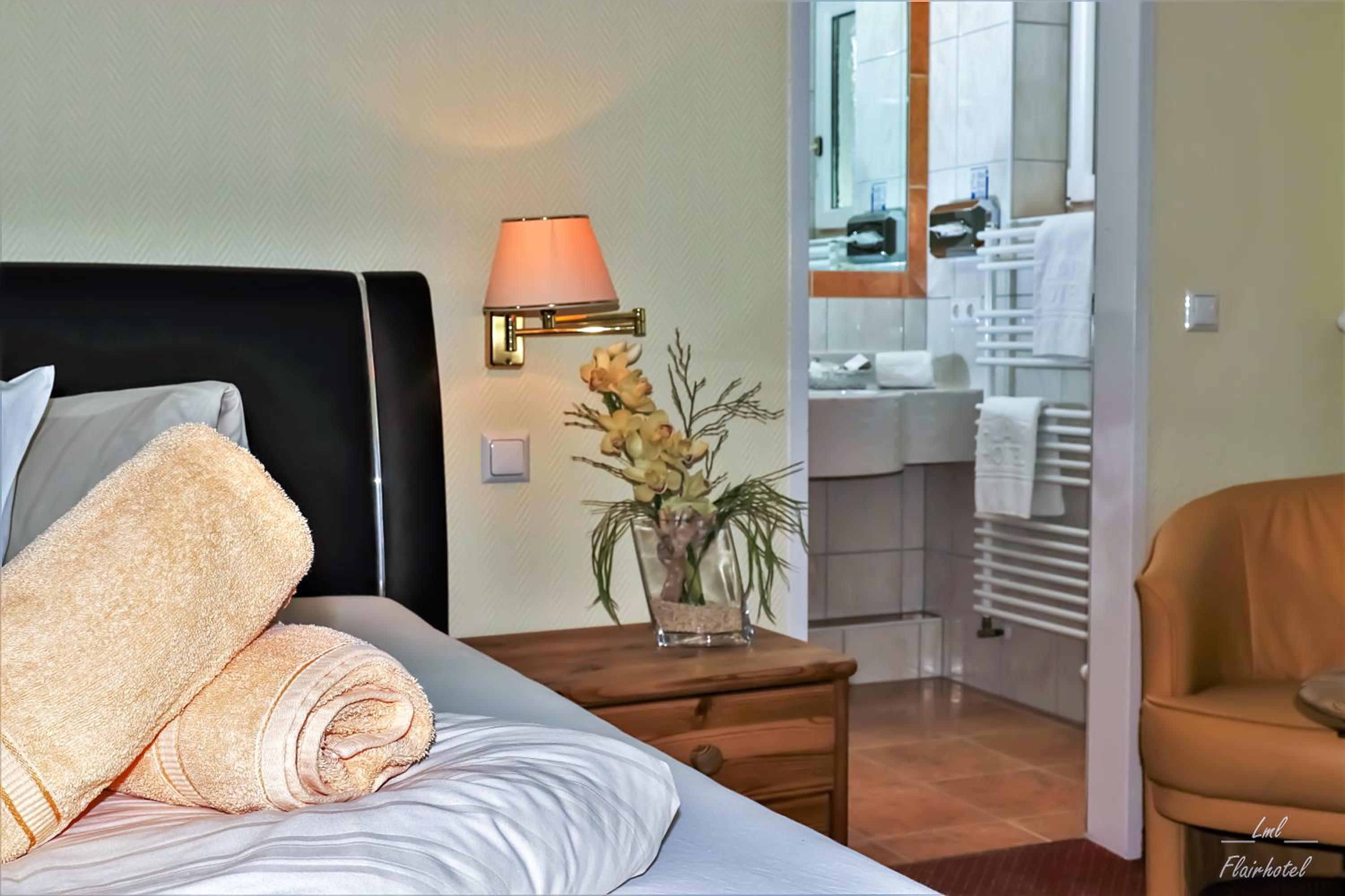Double Room with Garden View - Photo 3