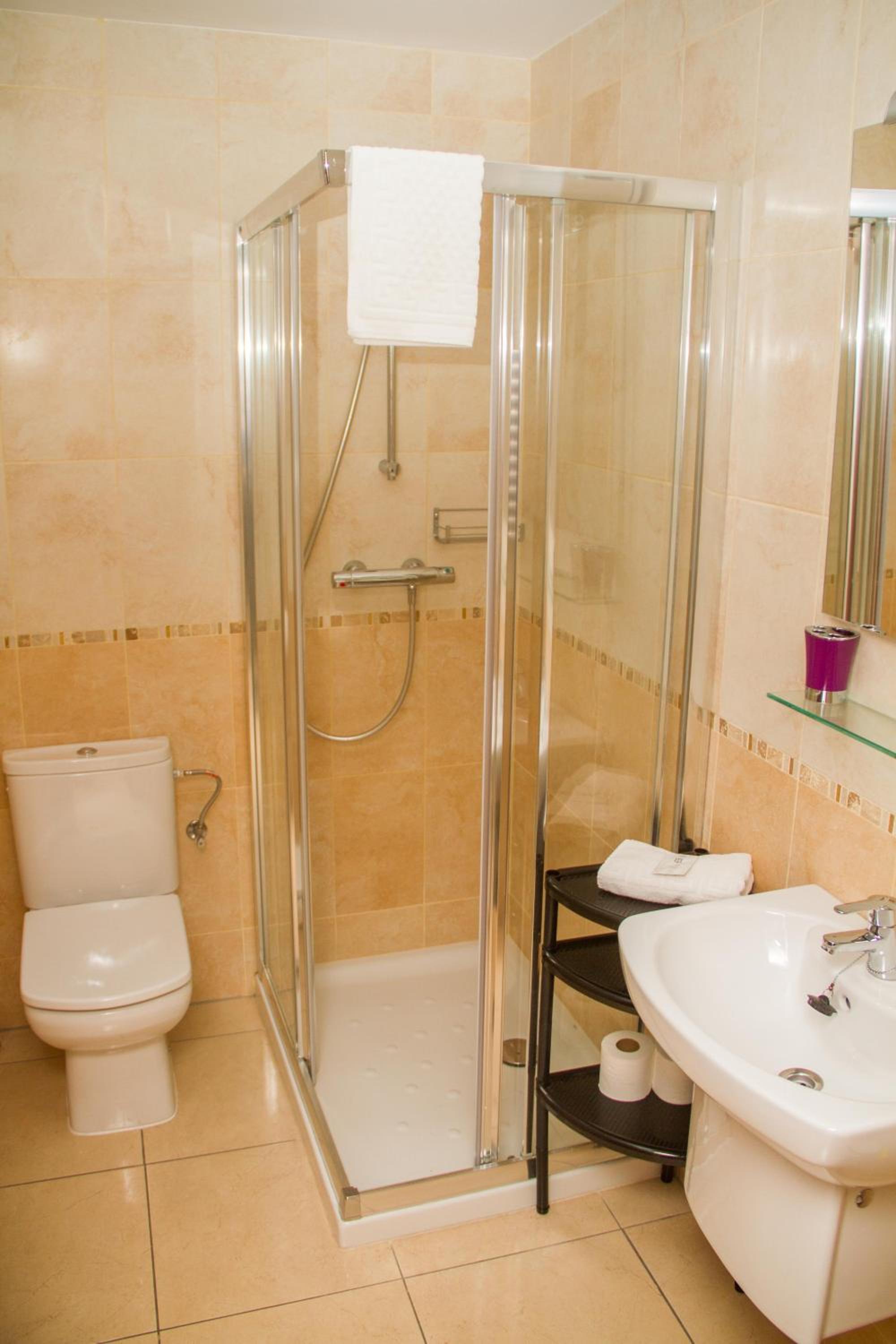 Large Twin Room photo 2